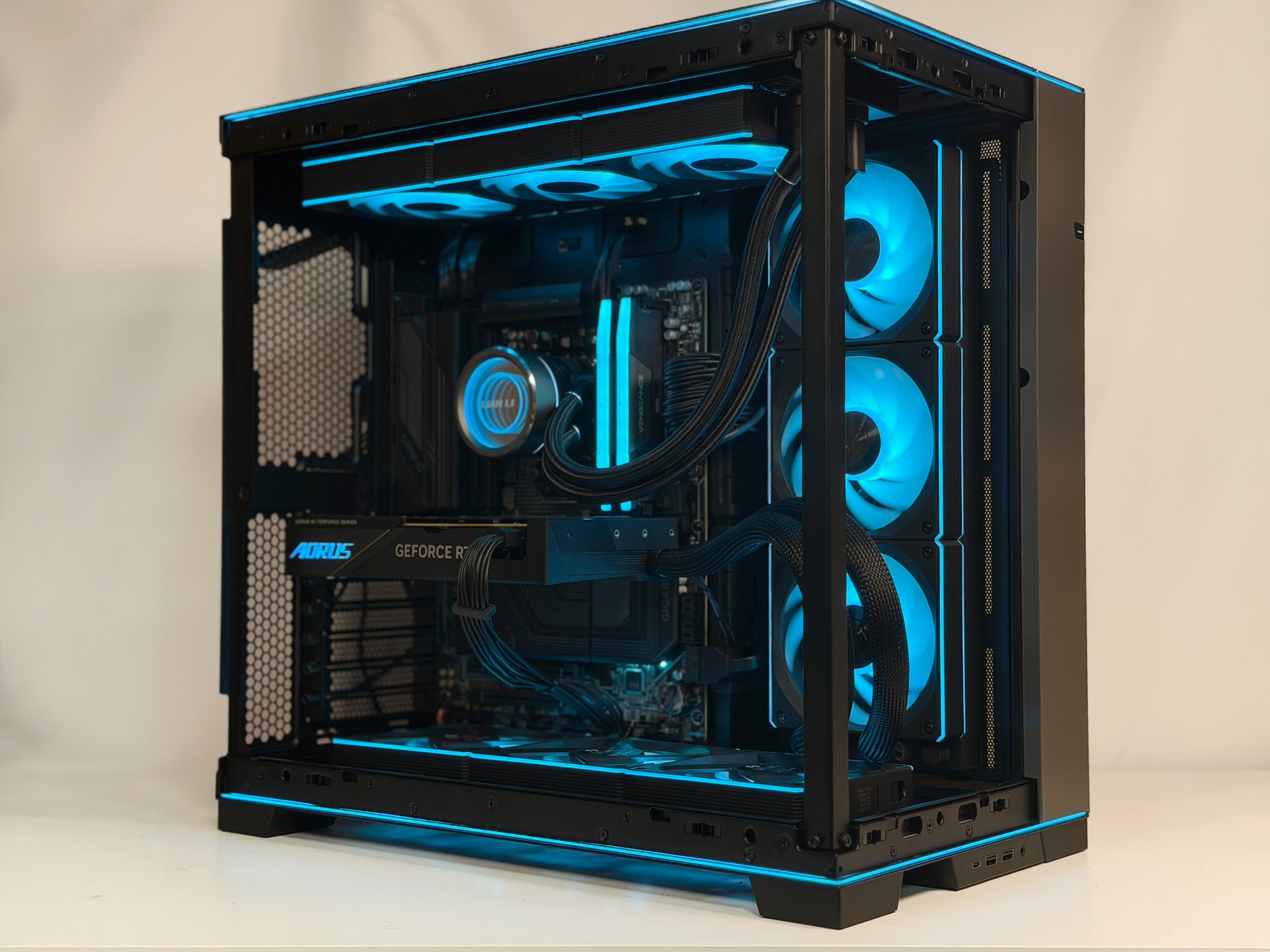 Liquid Cooled RTX 4080 | Ryzen 7 7700X | 2TB SSD | 32GB DDR5