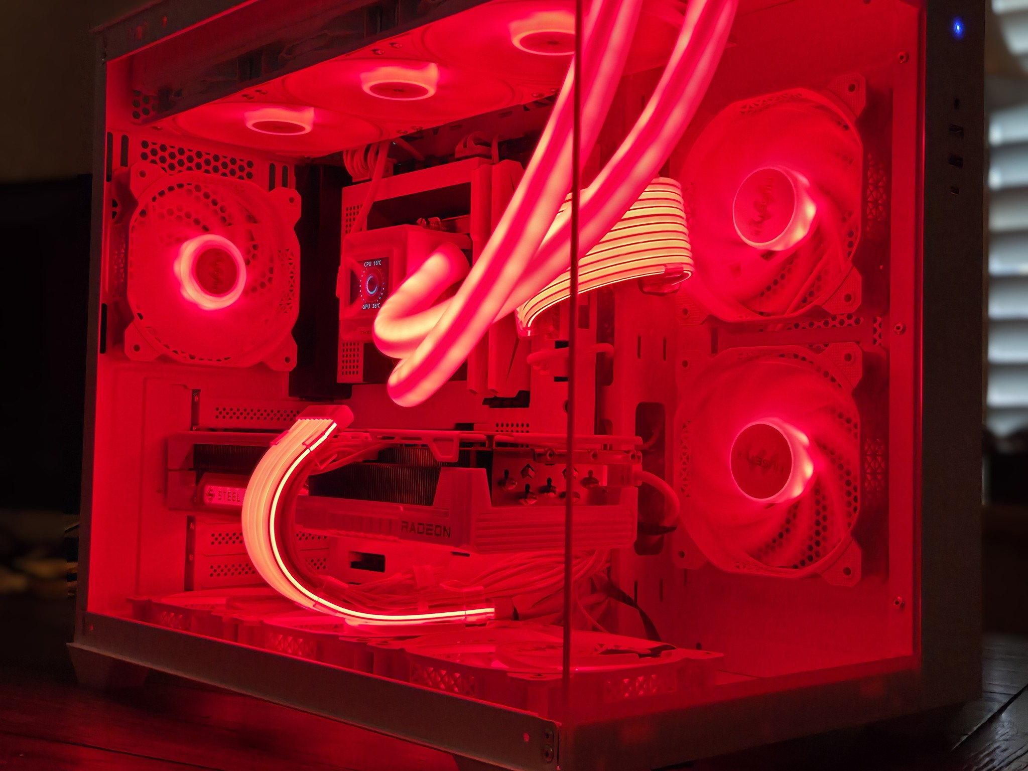 Blizzard! ❄️ | RX 9070 XT Gaming PC | Intel i5-14600K | 32GB DDR5 | 1TB Gen4 NVMe | 2" LCD Display!