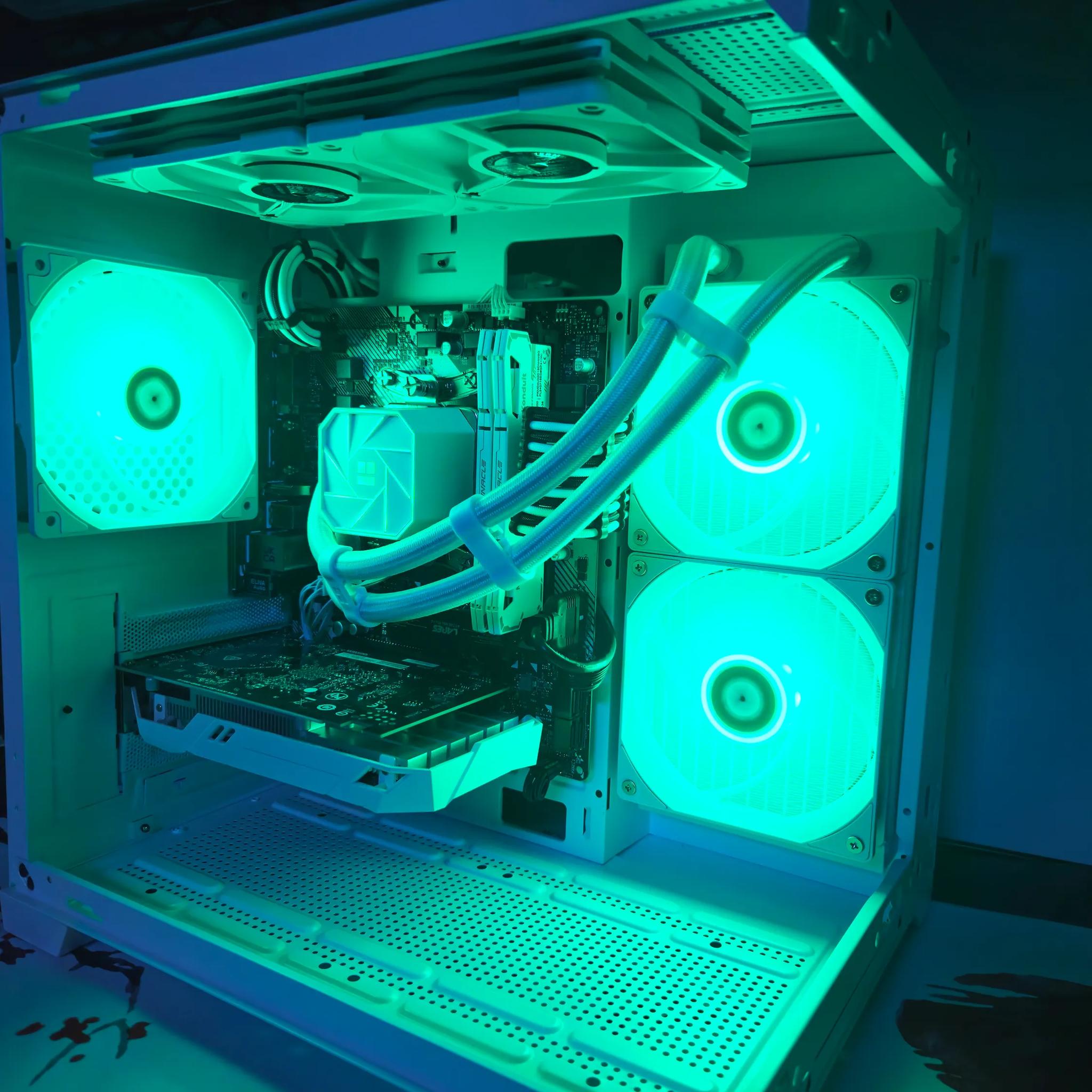 Arctic RIG Ryzen 5 / 16GB / 1TB SSD / RTX 3050