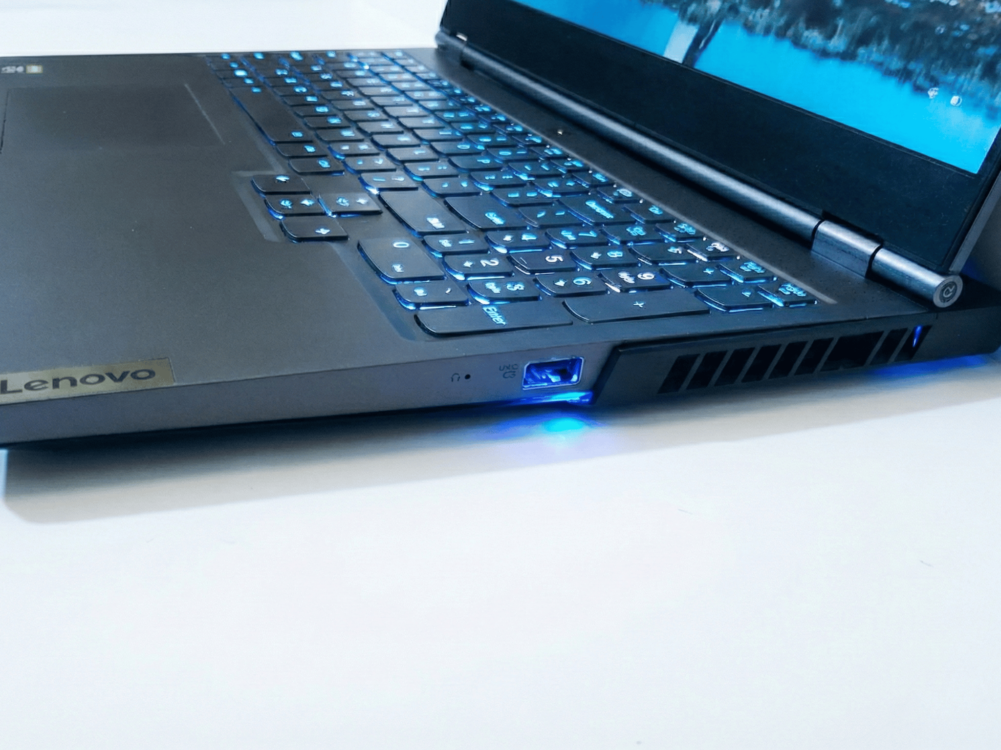 Lenovo Legion 7 15IMH05 RTX 2060