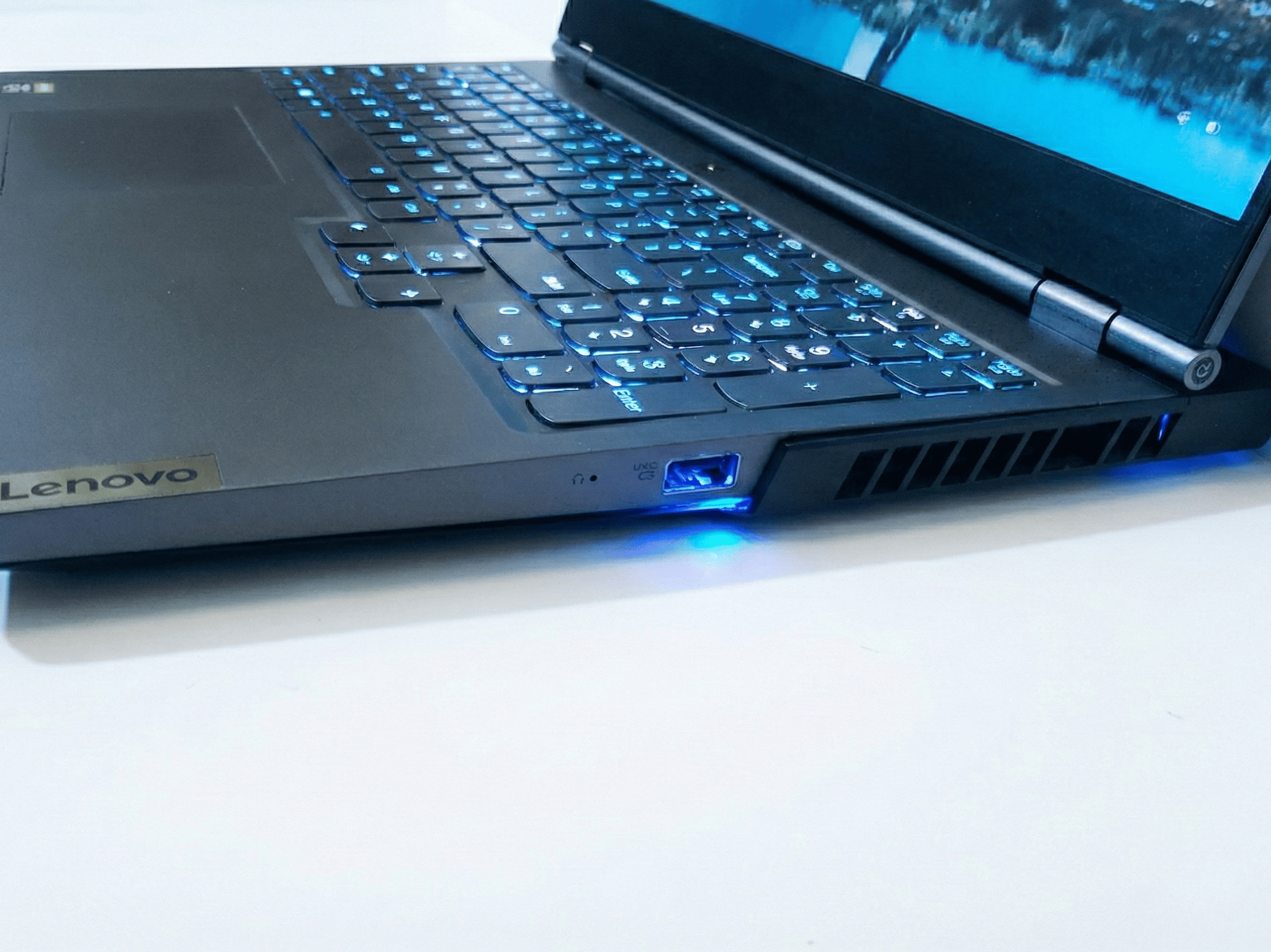 Lenovo Legion 7 15IMH05 RTX 2060