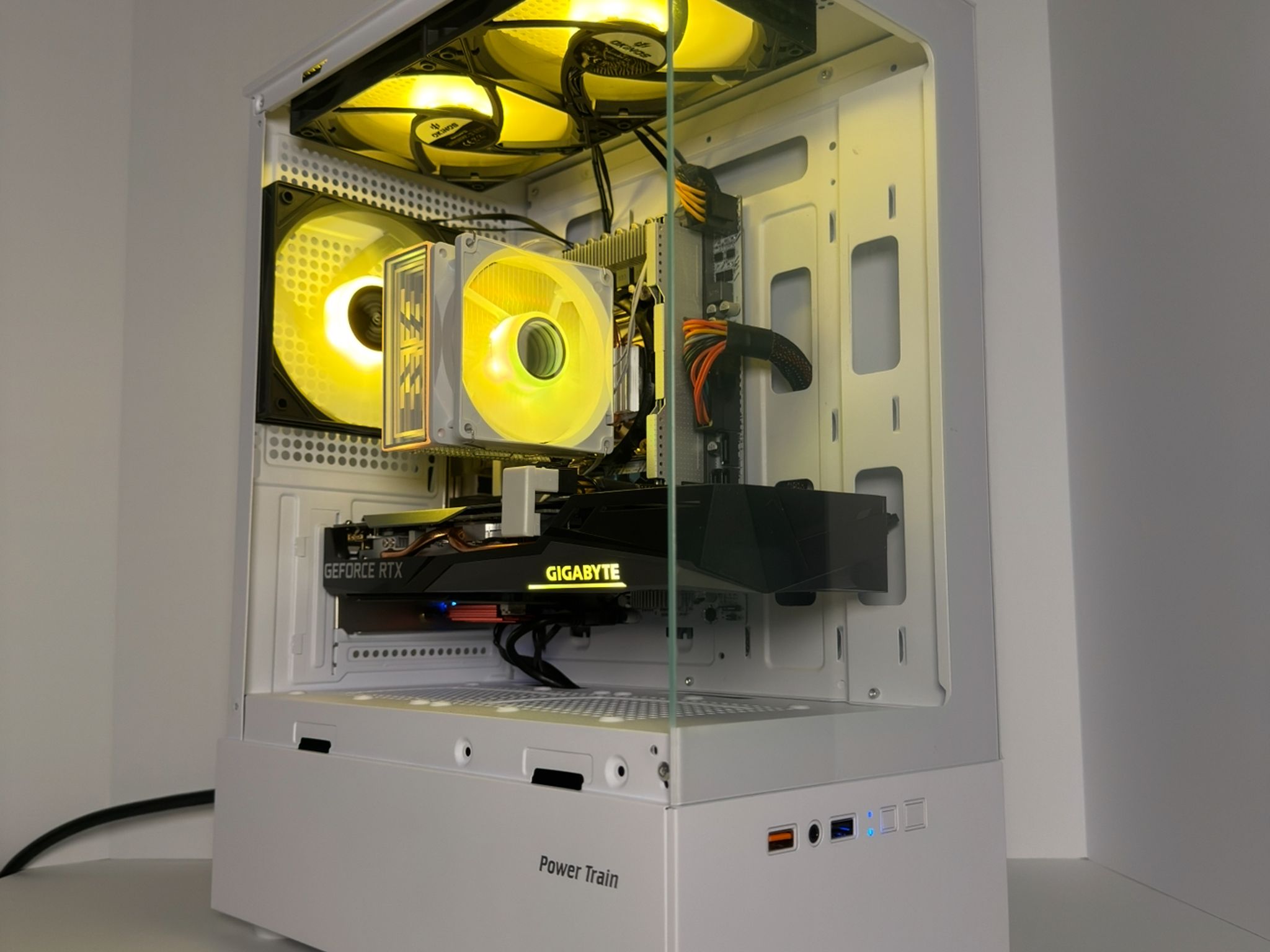 ❄️FUTURE FROST❄️ 1080p | RTX 3050 8GB | 10 CORE INTEL | 16GB DDR4 | 1TB M.2