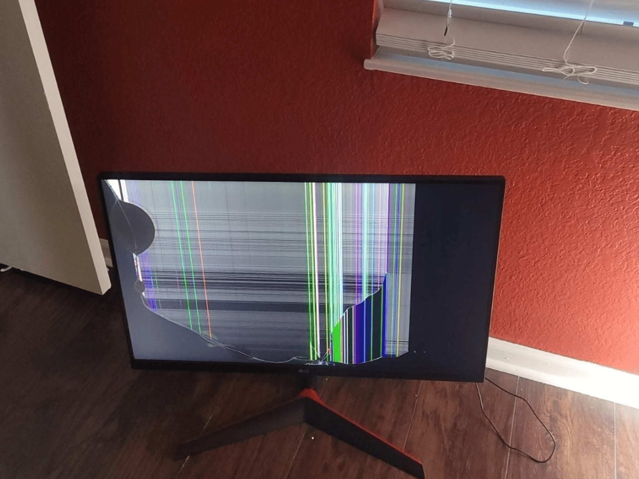 LG Ultragear 27GK655 DAMAGED
