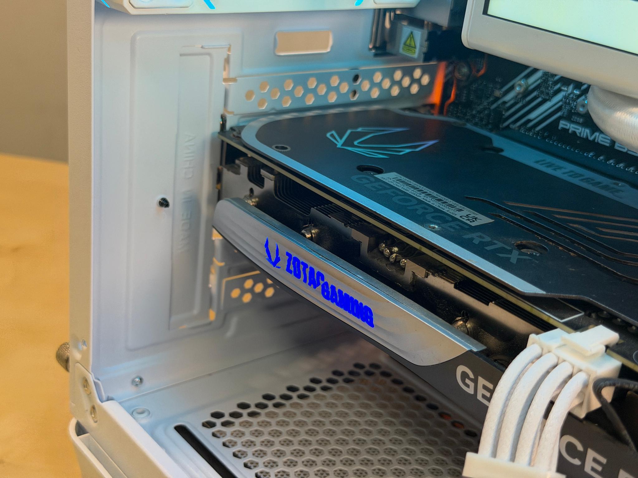 🧊💎 1440p White Gaming PC -  Ryzen 7 5700x / RTX 4070  / 1TB NVME SSD / 32GB Ram / Wifi + Bluetooth