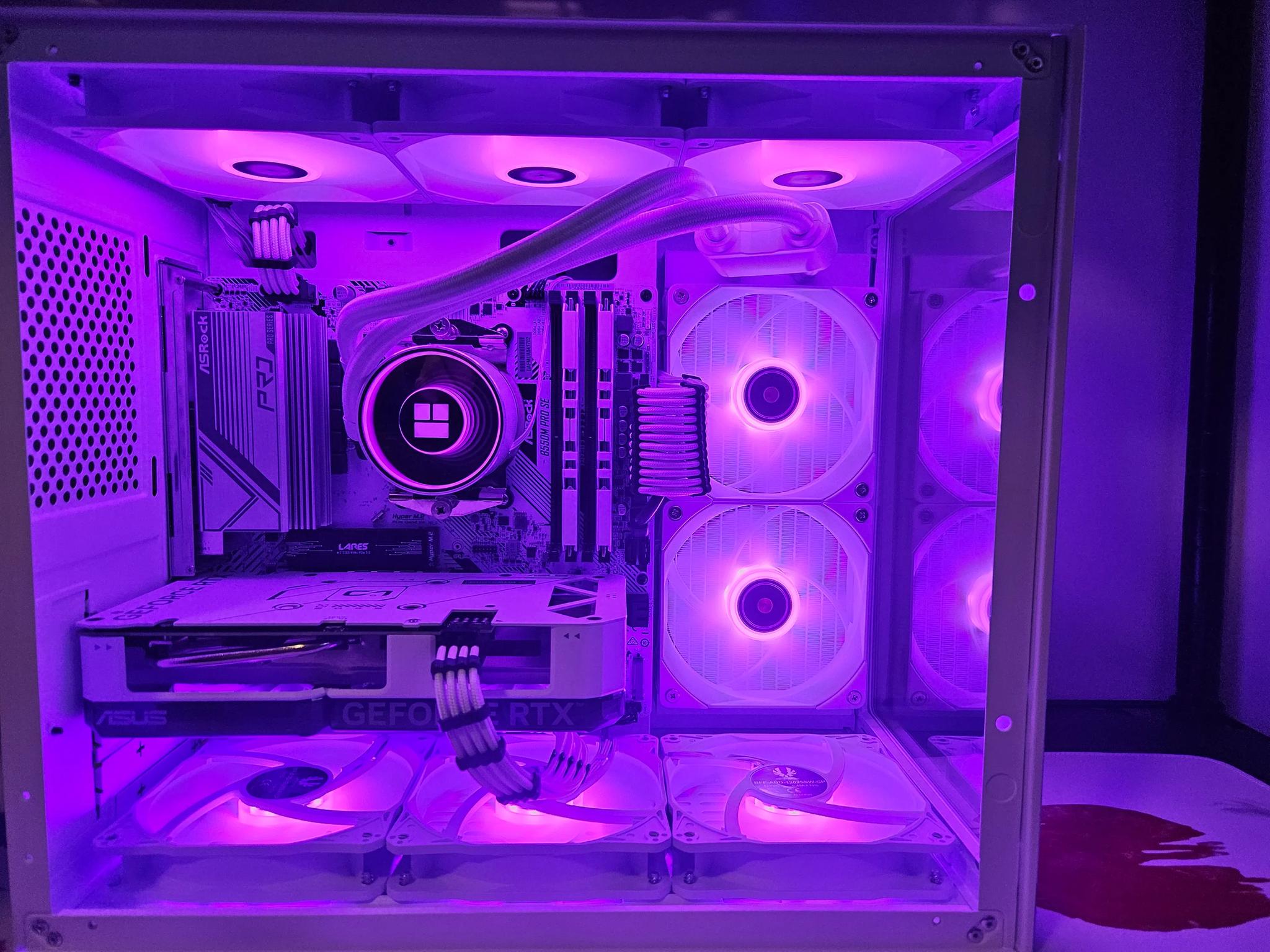 CYBER MONDAY SPECIAL Arctic Beast Ryzen 7 5700X / 32GB / 2TB SSD / RTX 4060