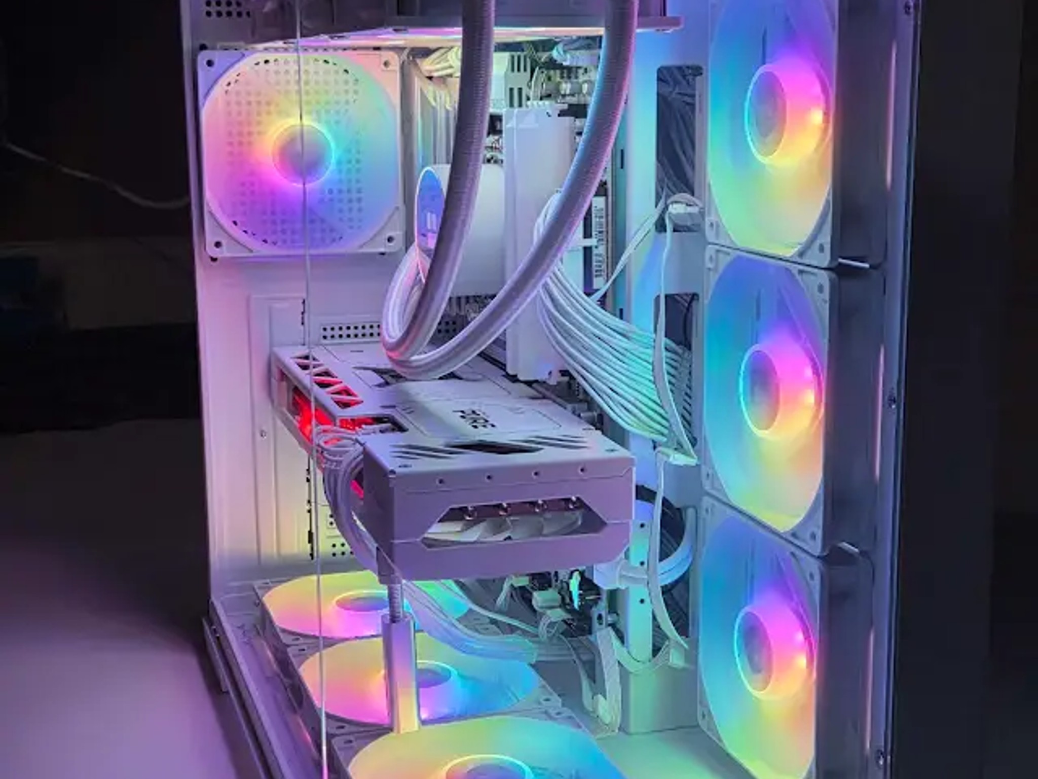 Alemoly #0002 — High-Performance 1440p / 4k White Gaming PC