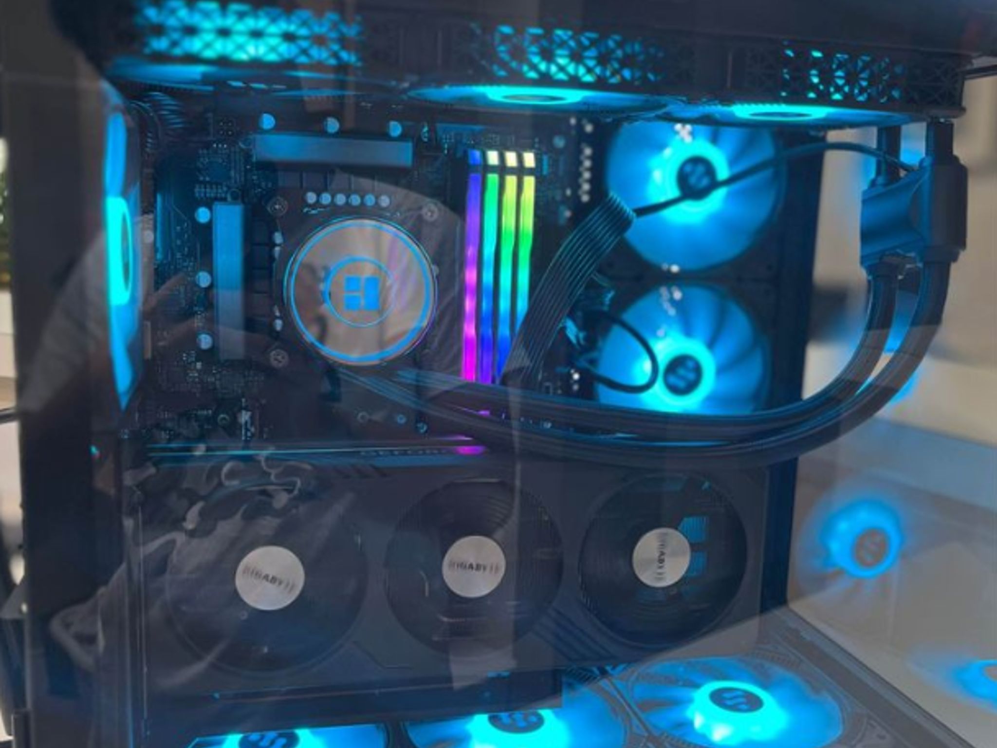 🤑 ON SALE!💰🔥Red Aura🔥 Black Fishtank PC Build 🐟 - 4060 - i9 Intel 🚀 1080p/1440p