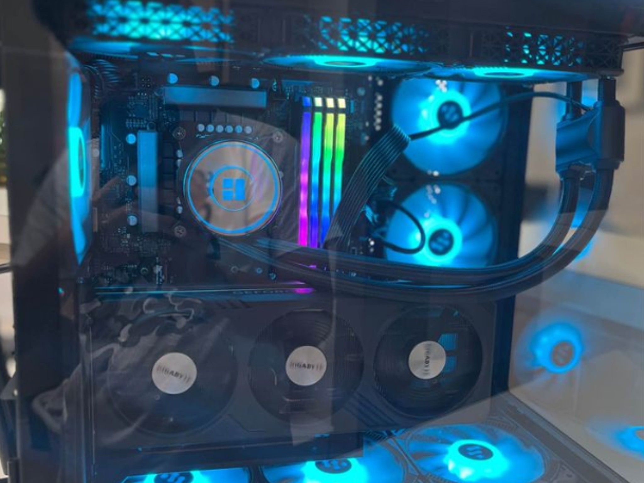 🤑 ON SALE!💰🔥Red Aura🔥 Black Fishtank PC Build 🐟 - 4060 - i9 Intel 🚀 1080p/1440p