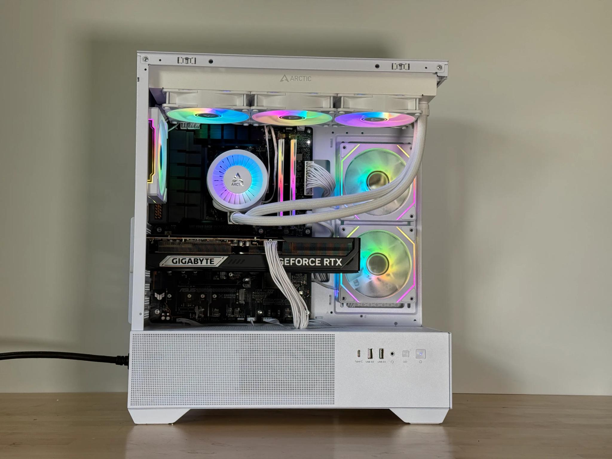 RTX 5070TI ryzen 7 7700x Gaming PC