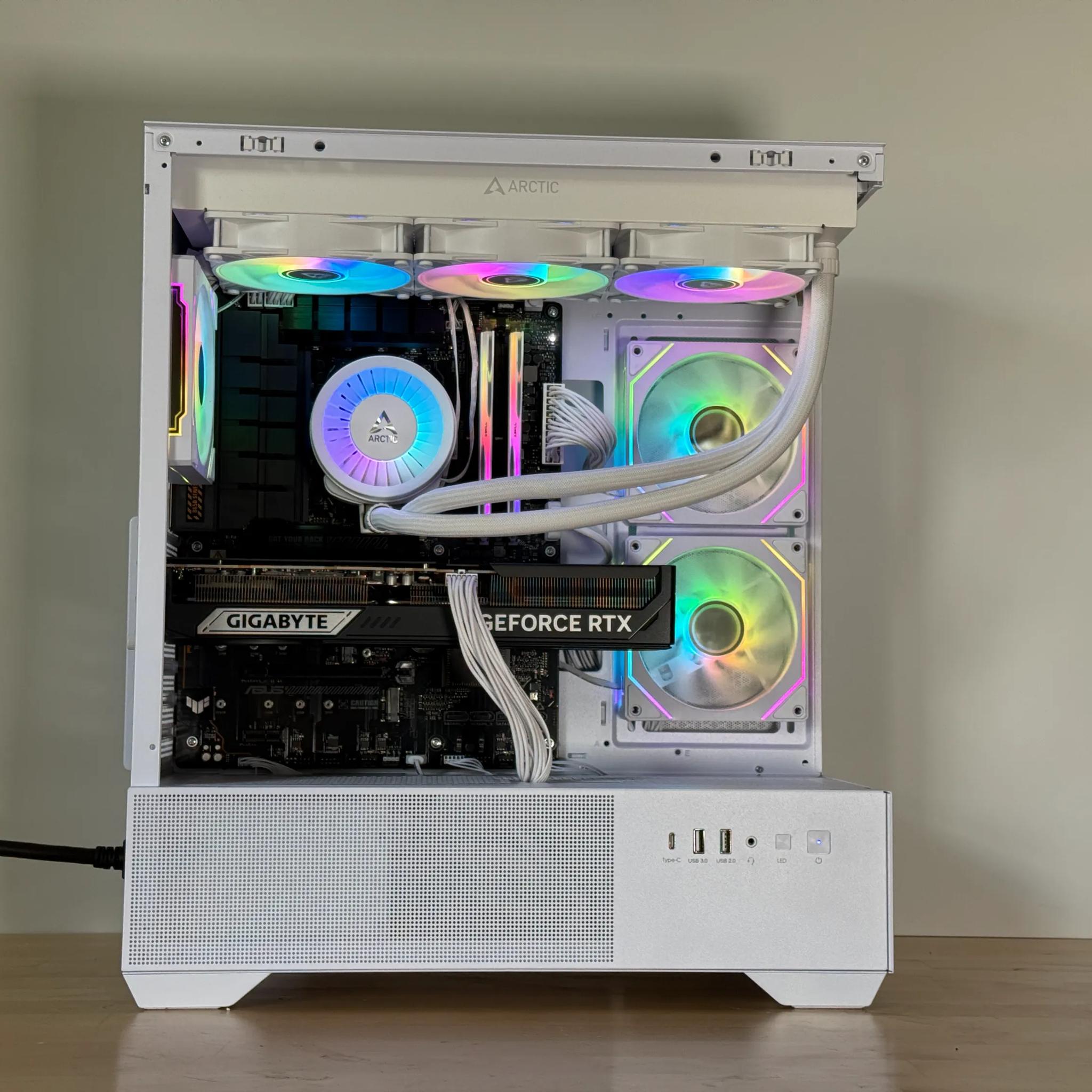 RTX 5070TI ryzen 7 7700x Gaming PC