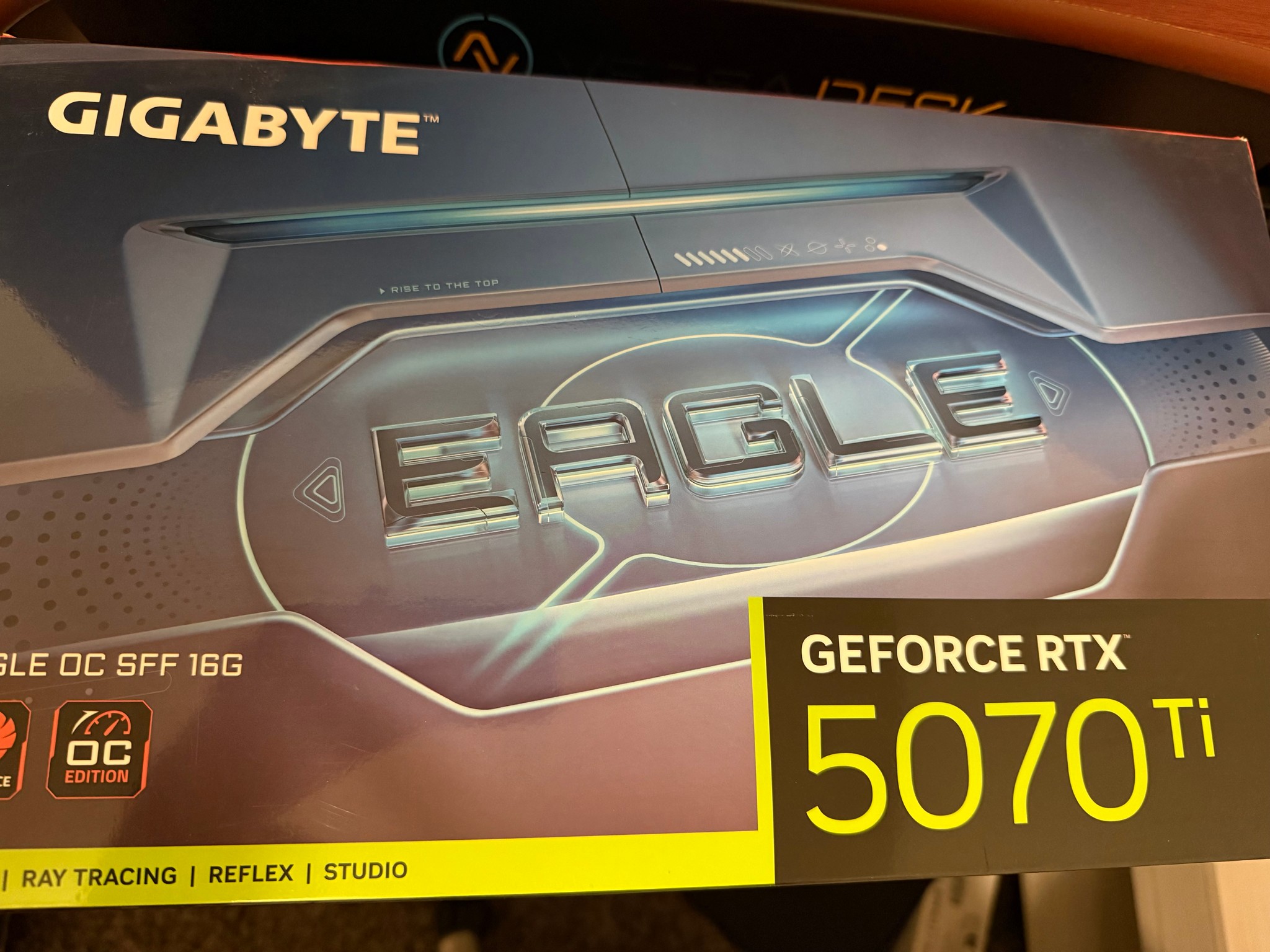 GIGABYTE 5070 TI EAGLE OC SFF 16 GB2 SLOTS