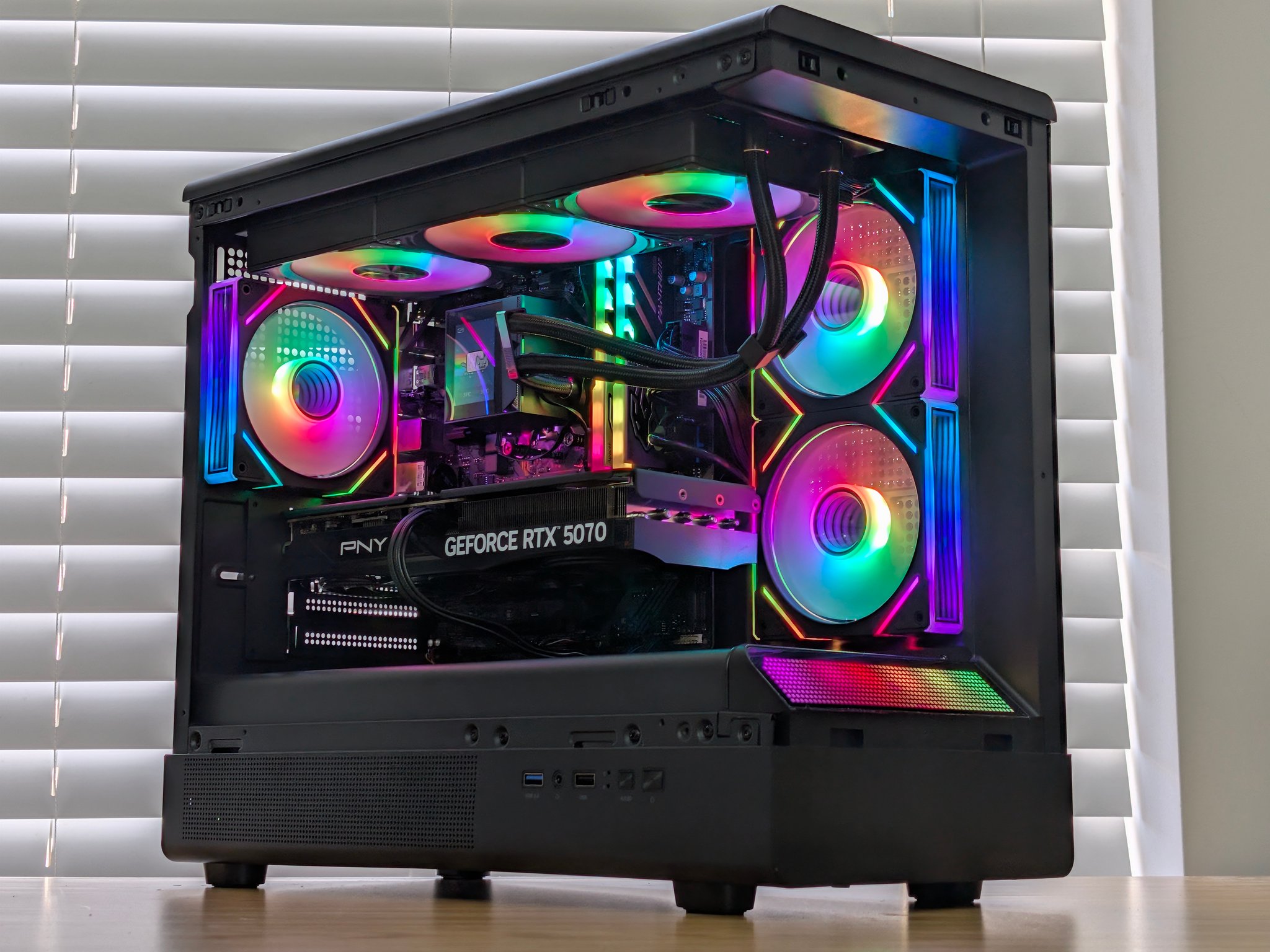 🌈🖤Ryzen 7 7700x | RTX 5070 | 32GB DDR5 | 2TB SSD | Gaming PC🖤🌈