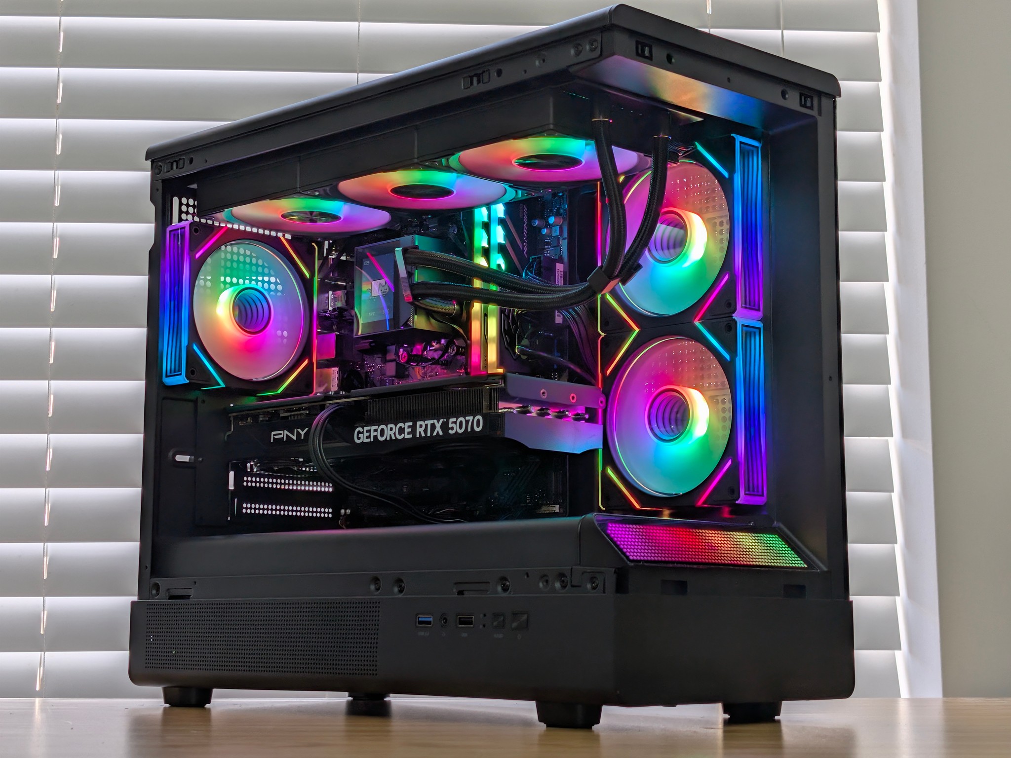 🌈🖤Ryzen 7 7700x | RTX 5070 | 32GB DDR5 | 2TB SSD | Gaming PC🖤🌈