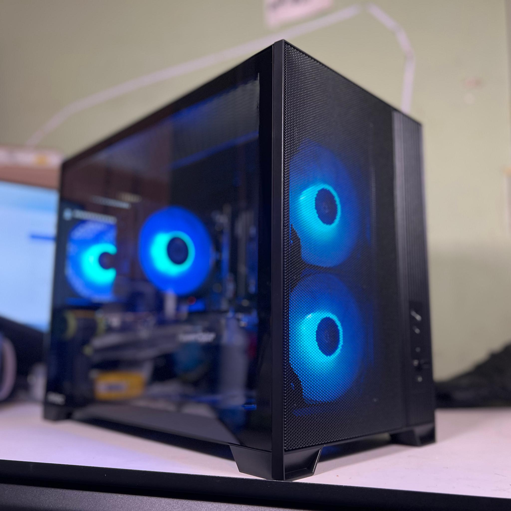 FLUX M | R5 7500X3D + RX 9070 XT | 16GB DDR5 | 1TB NVMe