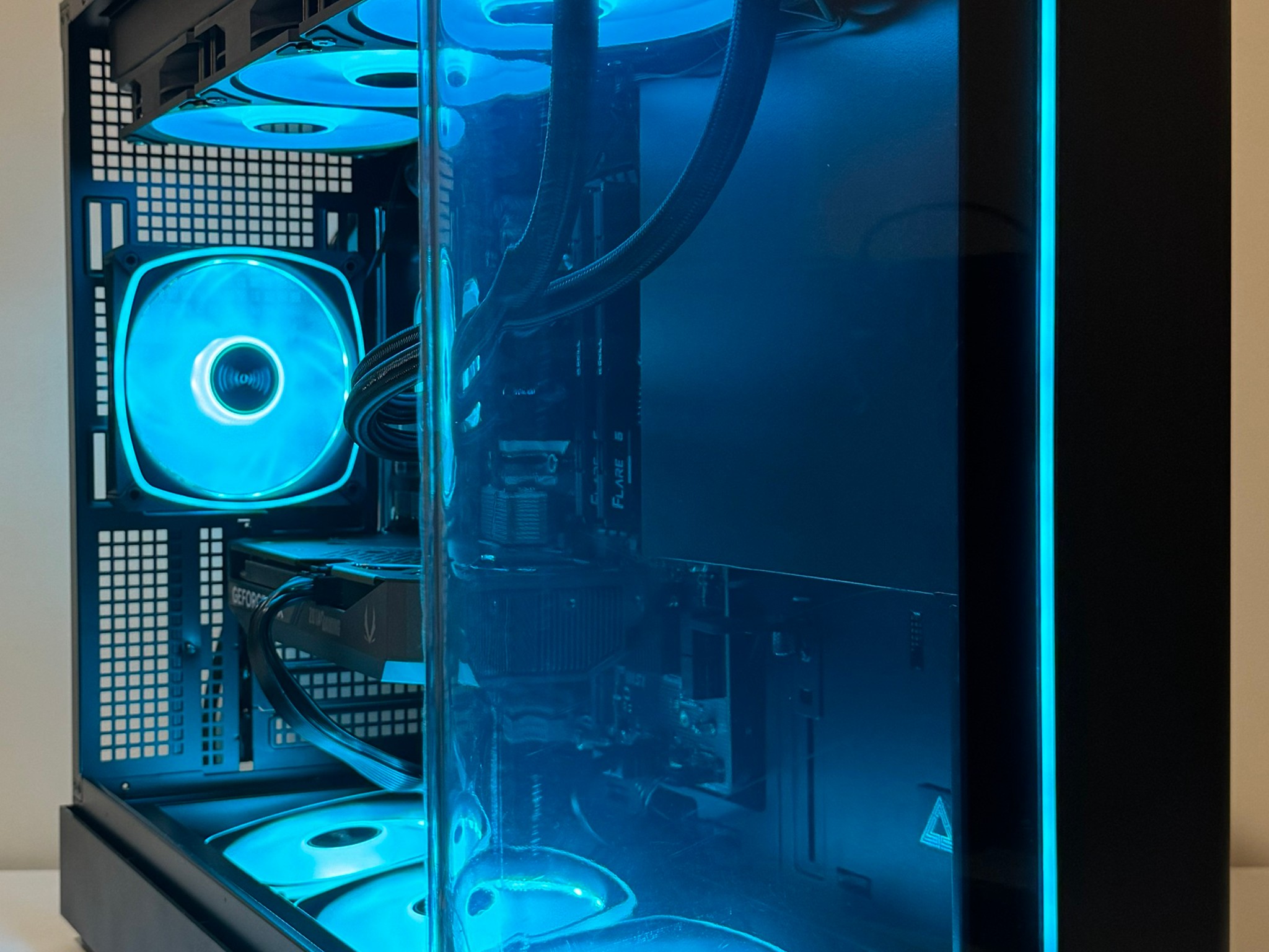 AMD Ryzen 7 7800X3D 32GB DDR5 RAM GeForce RTX 5060 Ti 1TB Gen5 NVMe SSD 850W Gold Gaming PC