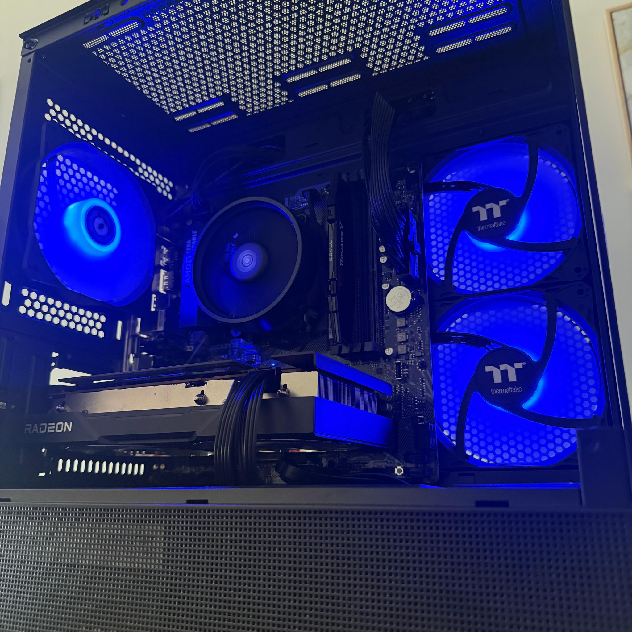 Ryzen 5 5500 | RX 6600 | 16GB DDR4 | 512GB NVMe