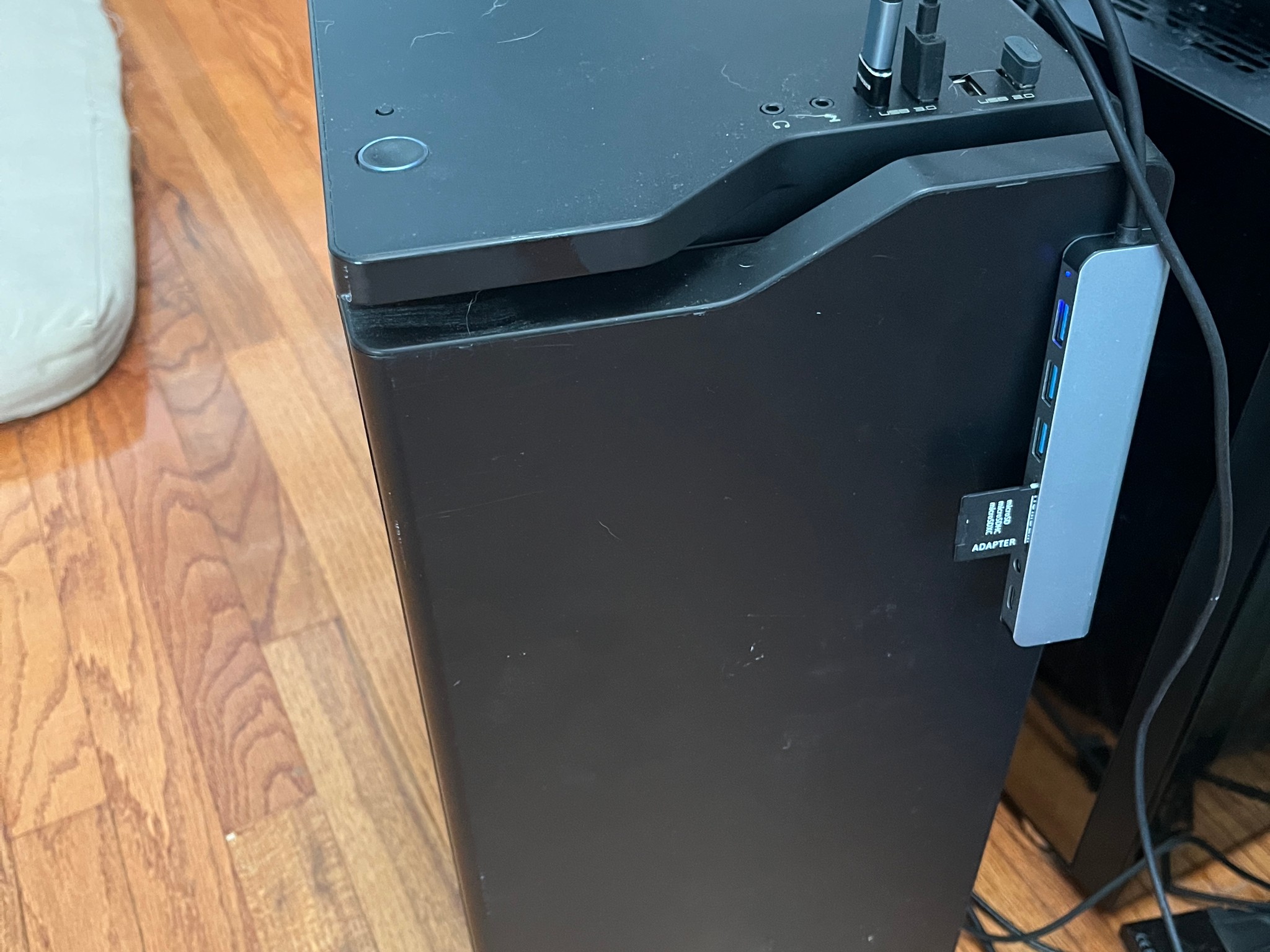 Custom Gaming PC 1080P Intel Core I7-9700 RX580