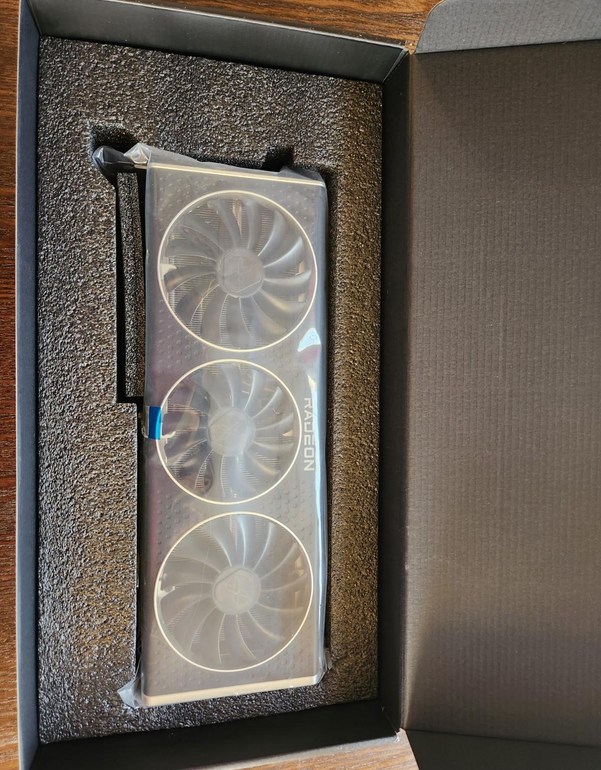 XFX Speedster MERC319 AMD Radeon RX 6900 XT Black
