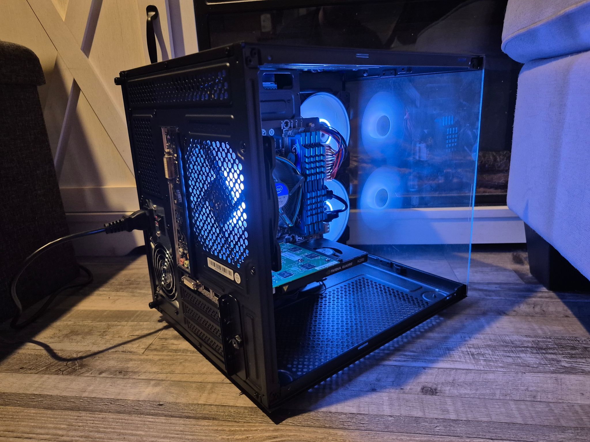 Budget Aquarium Build | i5-4570, 16GB RAM, Nvidia K2200 4GB, 512GB SSD, Win10