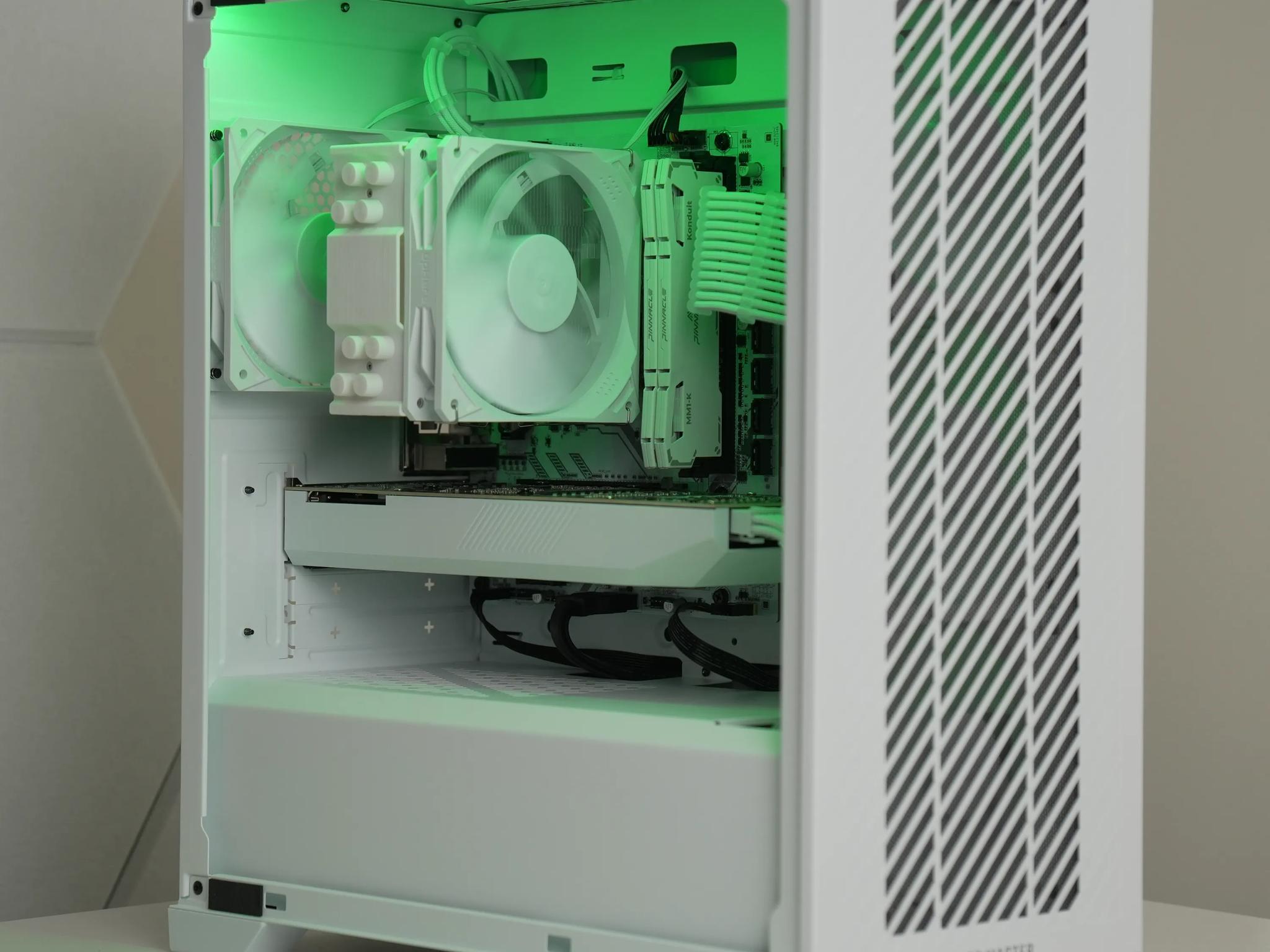 White Beauty Gaming PC | RTX 3070 | Ryzen 5 5600 | 32GB RAM | WIN 11 | WIFI |