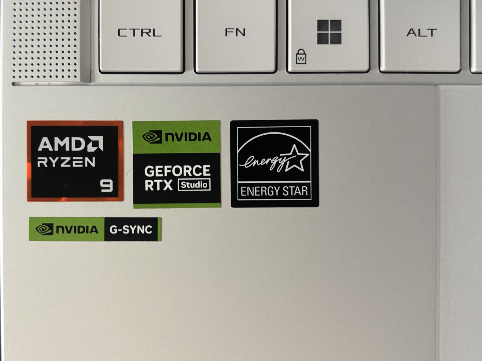 ASUS ROG Zephyrus G14 (Platinum White) – Ryzen 9 / RTX 4060 Gaming Laptop