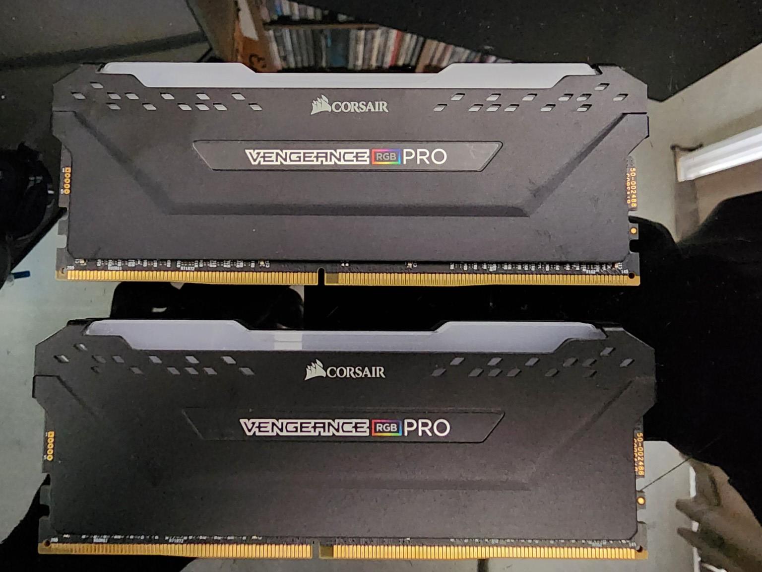 Corsair Vengeance RGB Pro 32GB (2x16GB) DDR4 3200MHz CL16