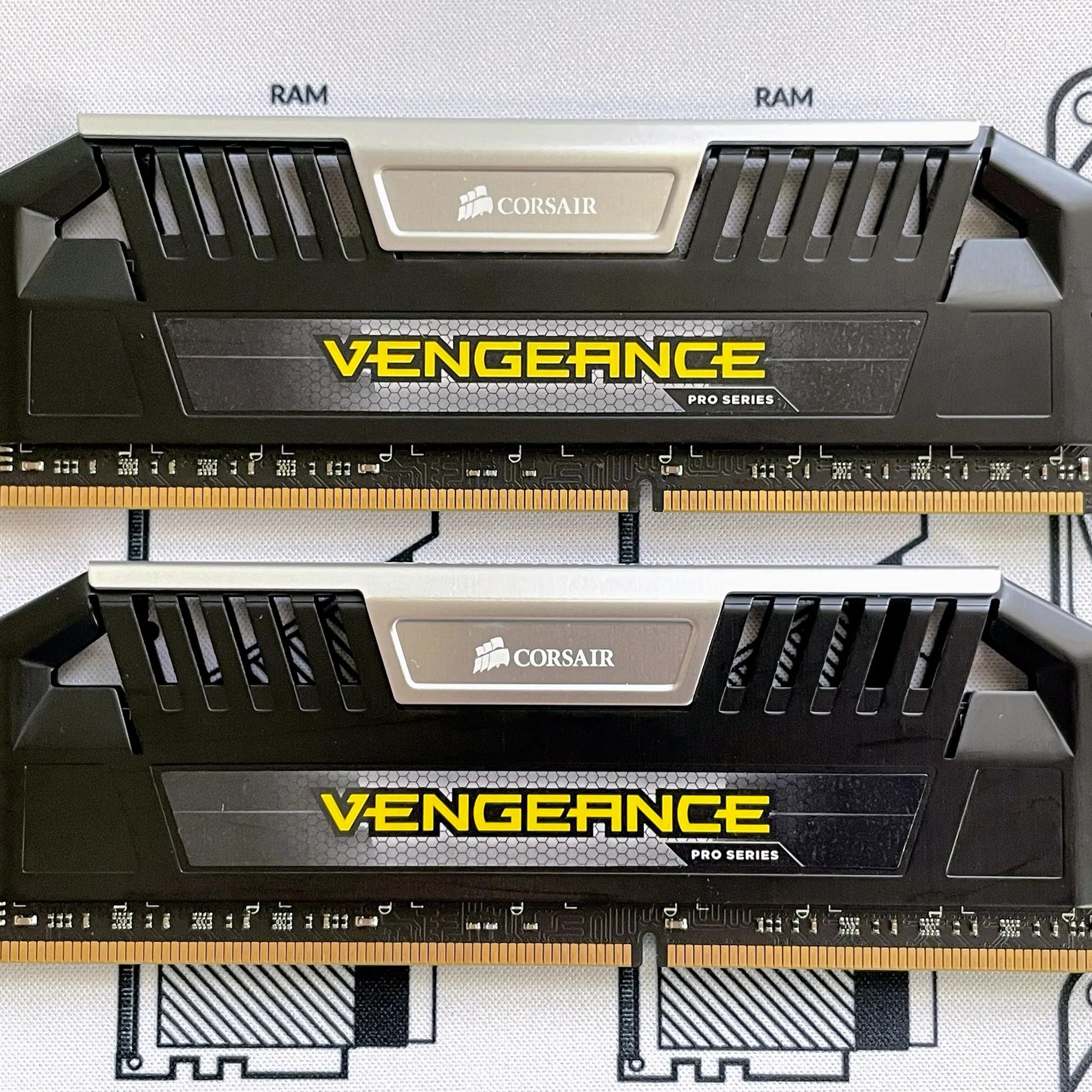 CORSAIR VENGEANCE Pro 16GB Kit (2x8GB) 2400 MHz DDR3 CL 11-13-13-31 (CMY16GX3M2A2400C11) RAM MEMORY