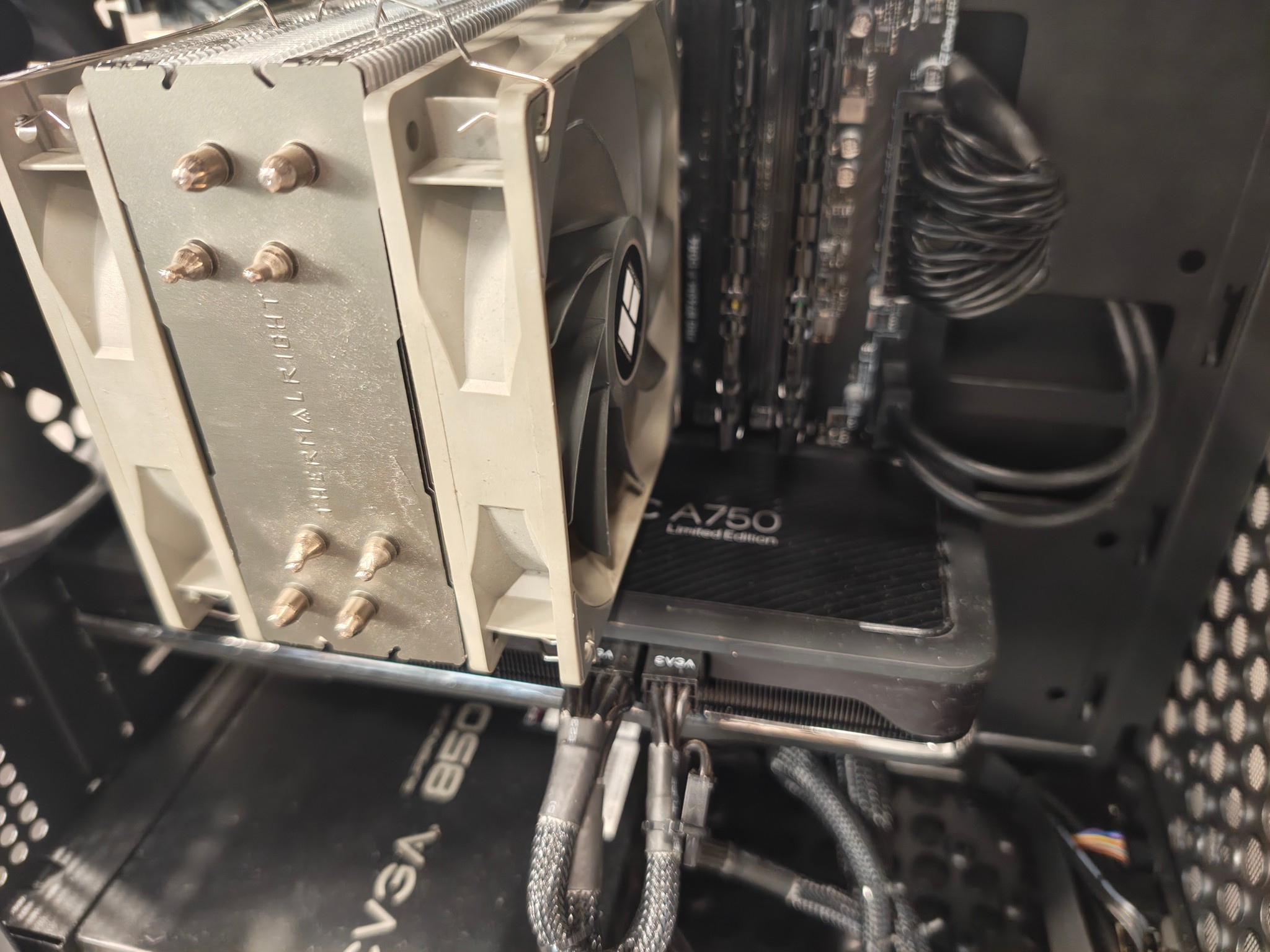 THE BLUE CUBE, fantastic value 1440P gaming pc equipped with FRAME GEN