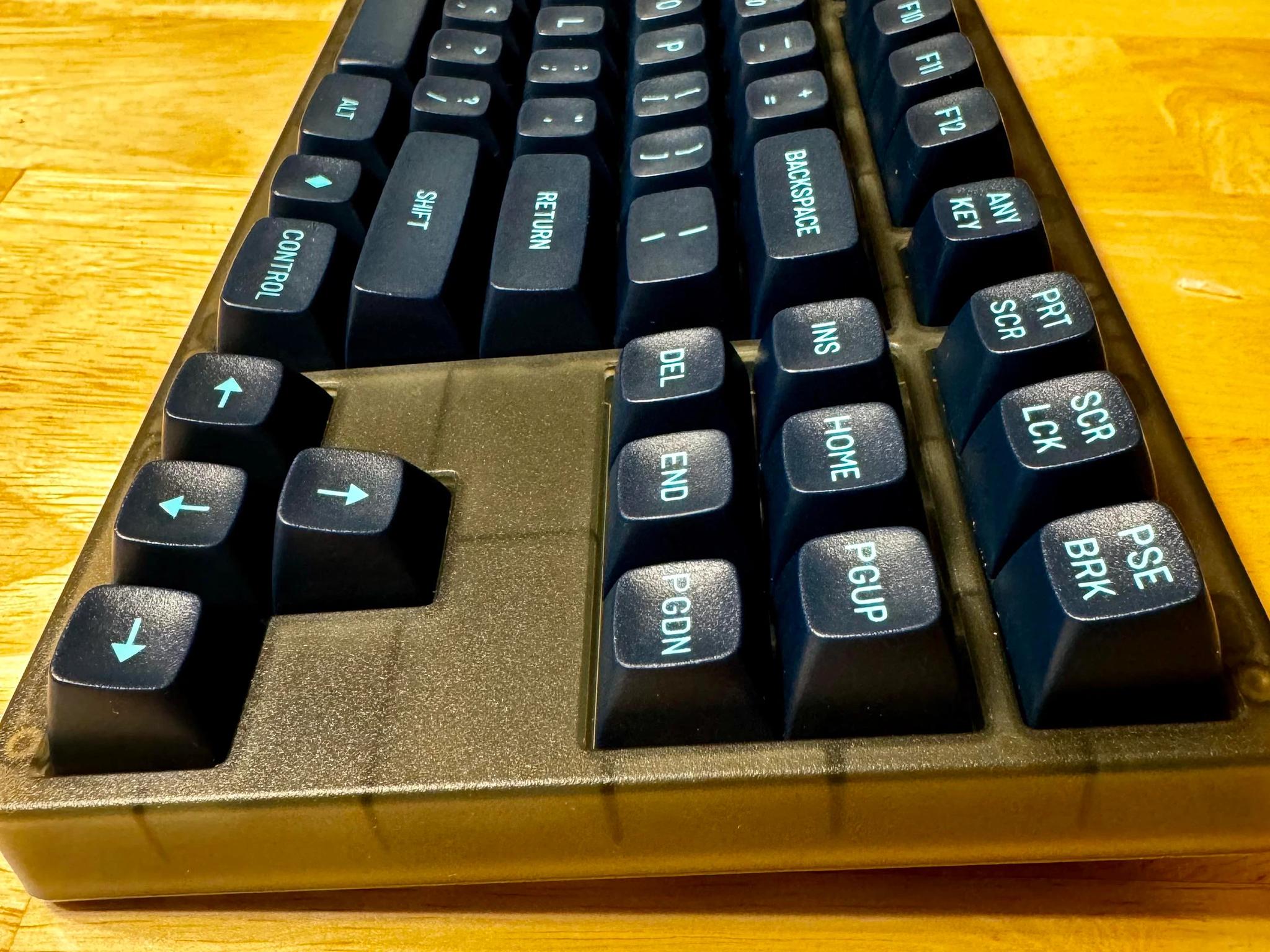 Like New - KBDFans TIGER 80 LITE Tenkeyless Custom Mechanical Keyboard w/ Drop Dusk MT3 Keycaps