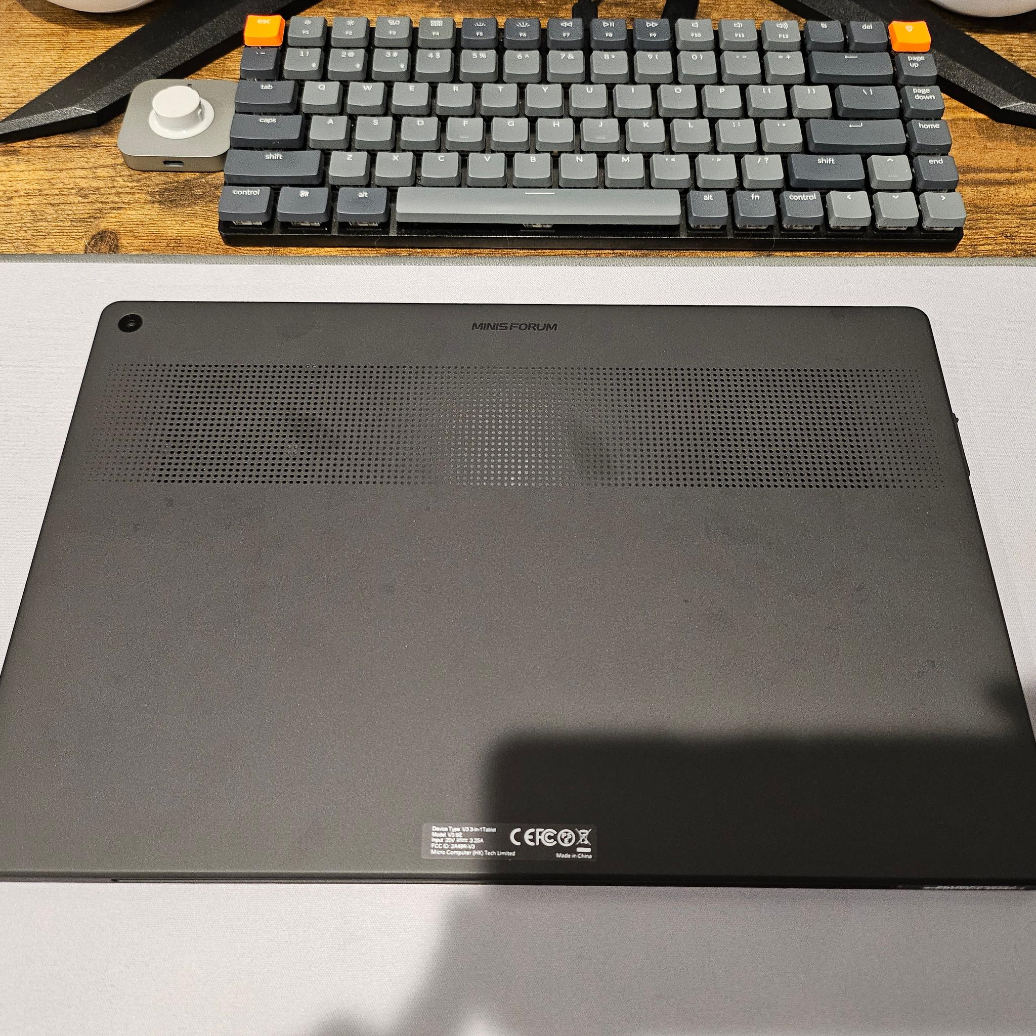 MinisForum V3 SE Laptop/Tablet