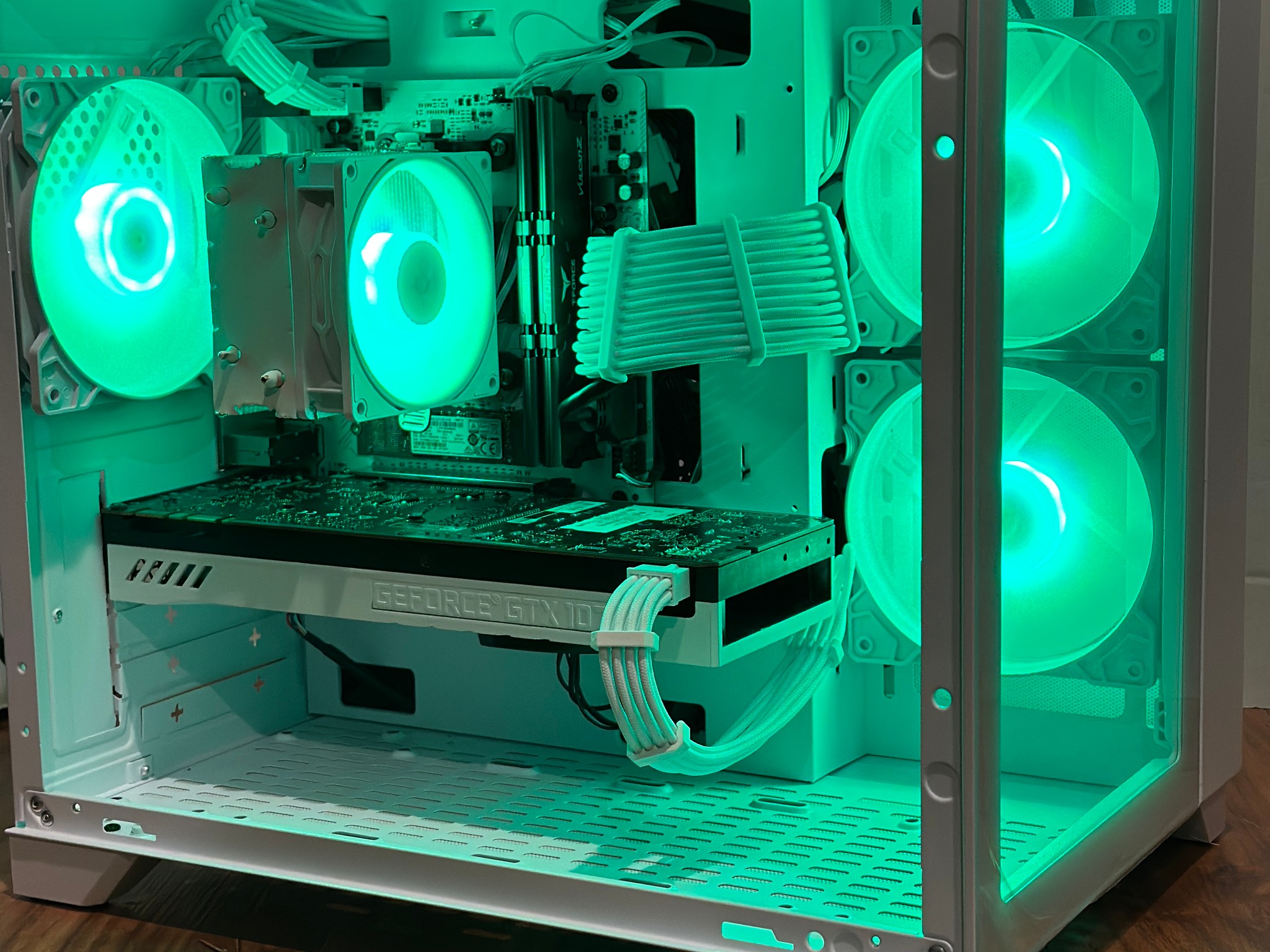GTX 1070 | Ryzen 5 3600 | 16GB DDR4 | 1.12TB | Win 11 | Office