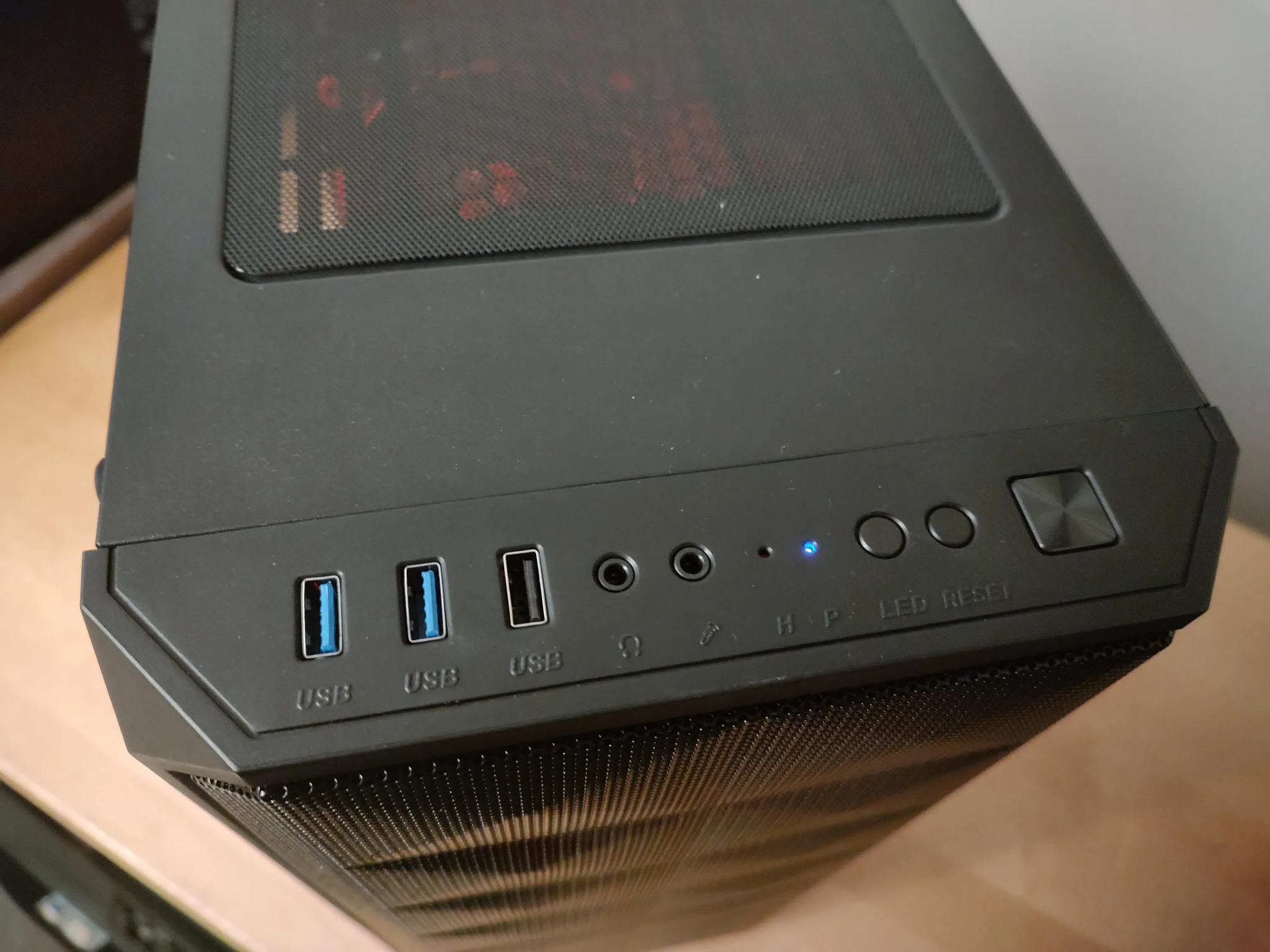 Gaming PC - Ryzen 7 5800X, RX 6700XT, 32GB RAM, 1TB NVME