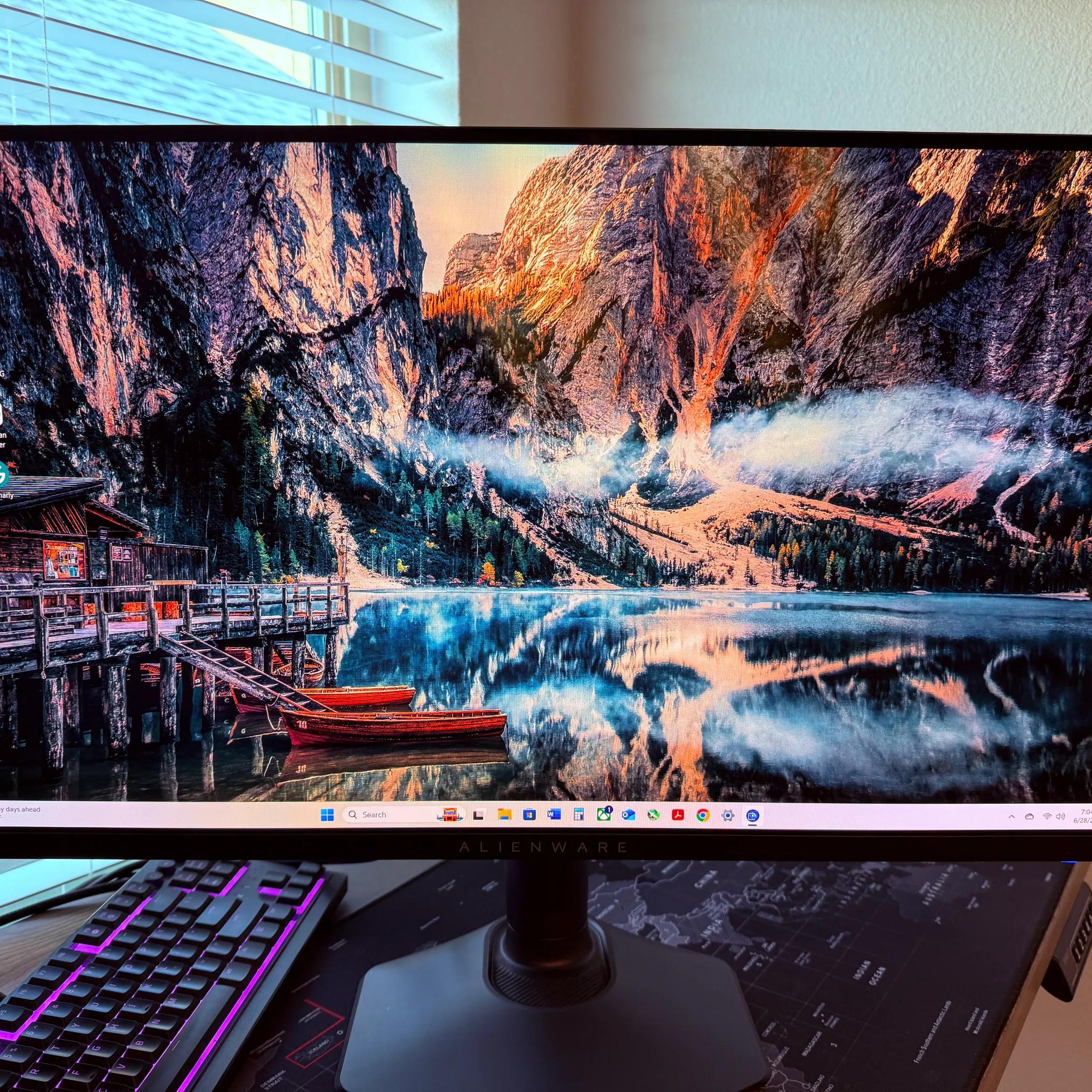 Alienware AW2725DF 27″ QD-OLED Gaming Monitor – 360Hz, QHD, HDR, Like New