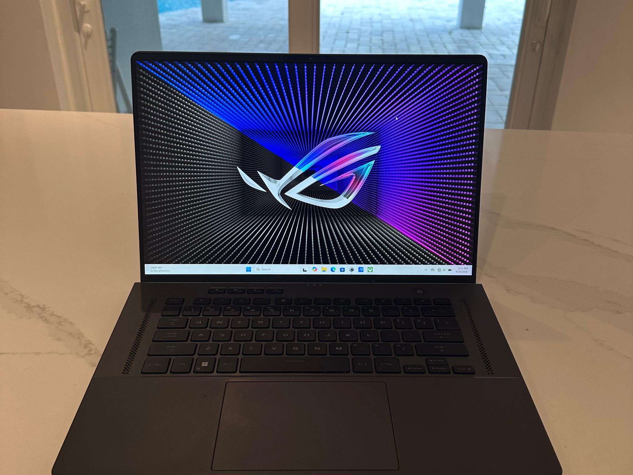 ASUS ROG Zephyrus G16 (GU603VI) - i7-13620H / RTX 4070 8GB / 16GB / 512GB SSD