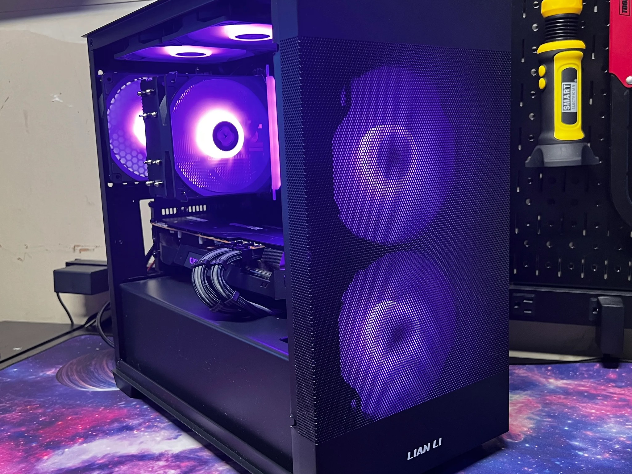 Silent Assassin || Ryzen 5 3600 + Gigabyte RX 5700 XT