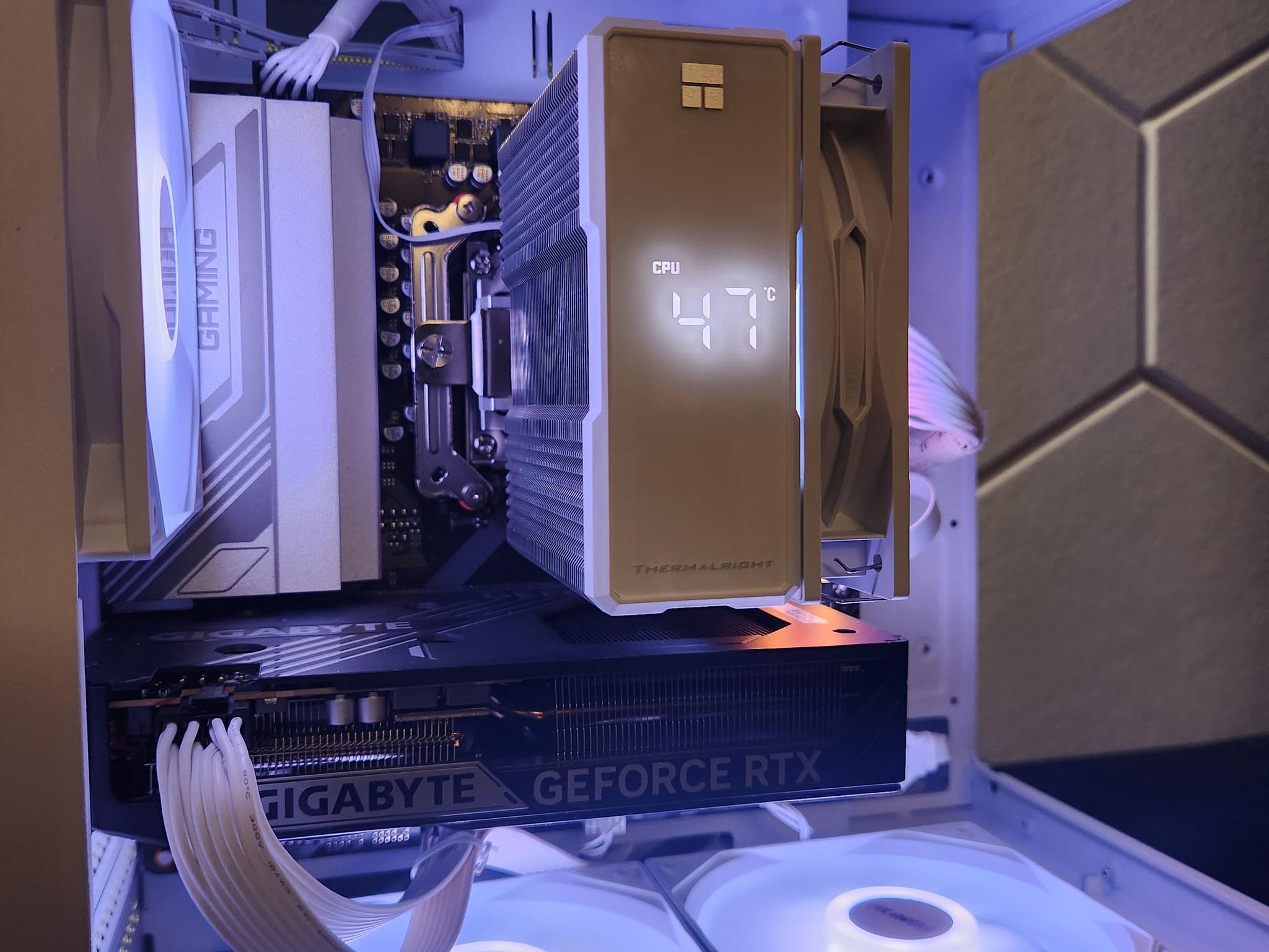 "Frosty" RTX 5060| Ryzen 5 7600X | 16GB DDR5 | 1TB SSD | WIFI+BT