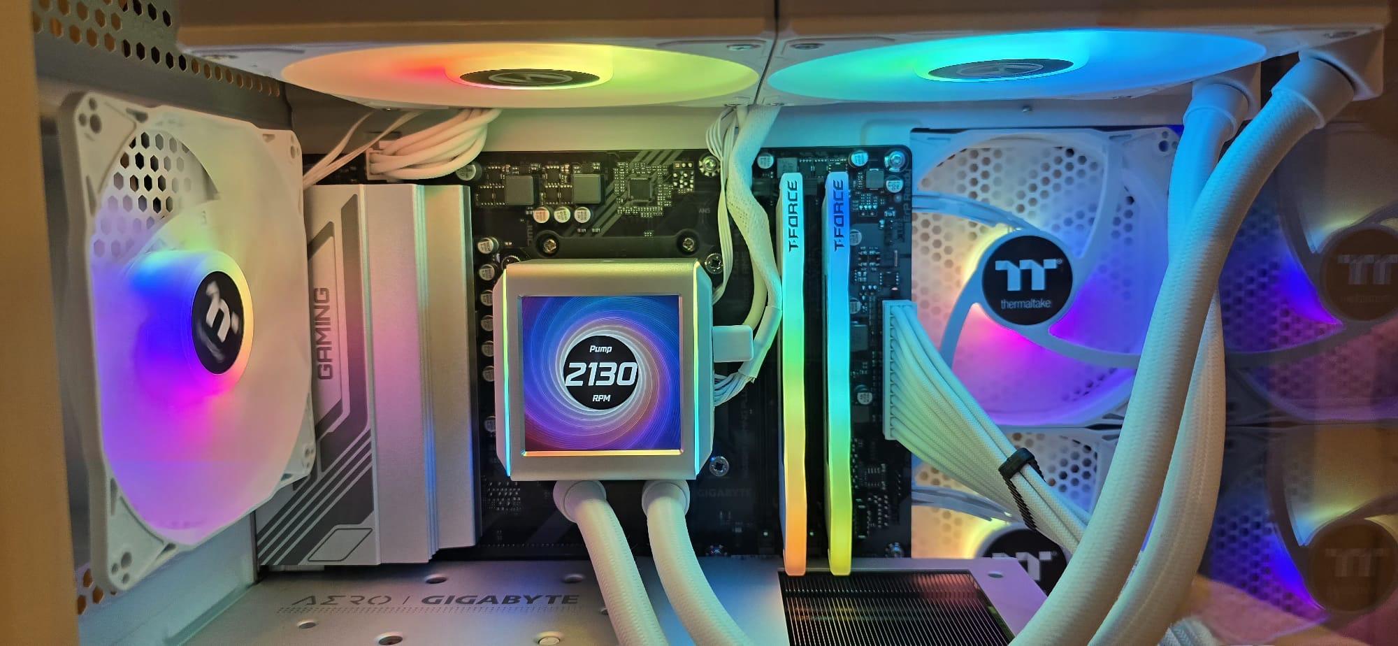 Beautiful White RGB 4060+7700X PC 🔥🔥