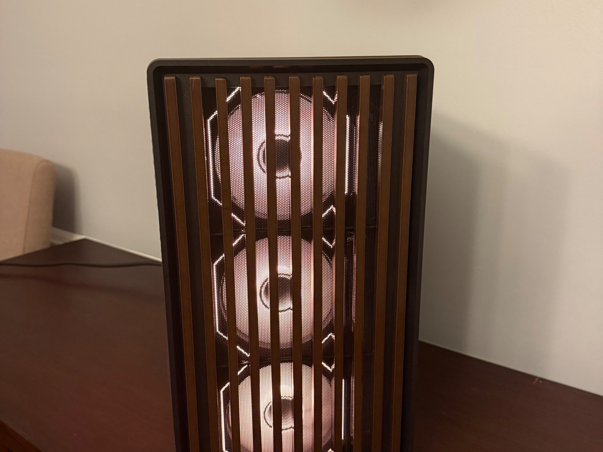 Walnut Wood Gaming PC - Geforce RTX 5060 Ti - Ryzen 5 7600X - 32GB DDR5 - 1TB Nvme - Windows 11 Pro