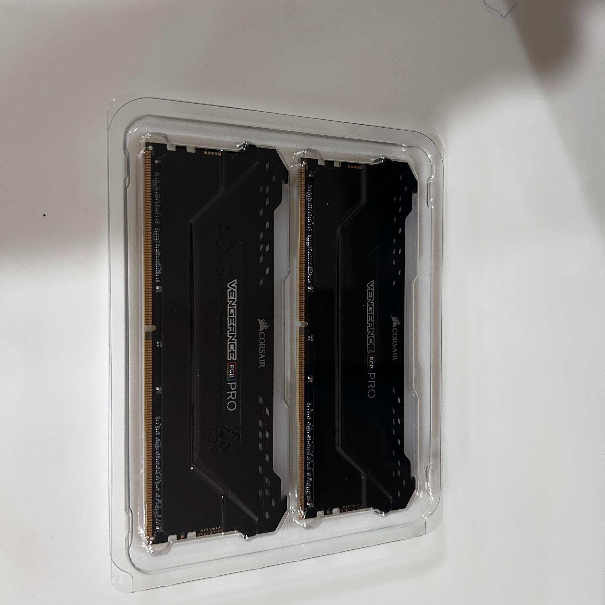 Corsair Vengeance RGB Pro 32GB DDR4-3600 (2x16GB) C18