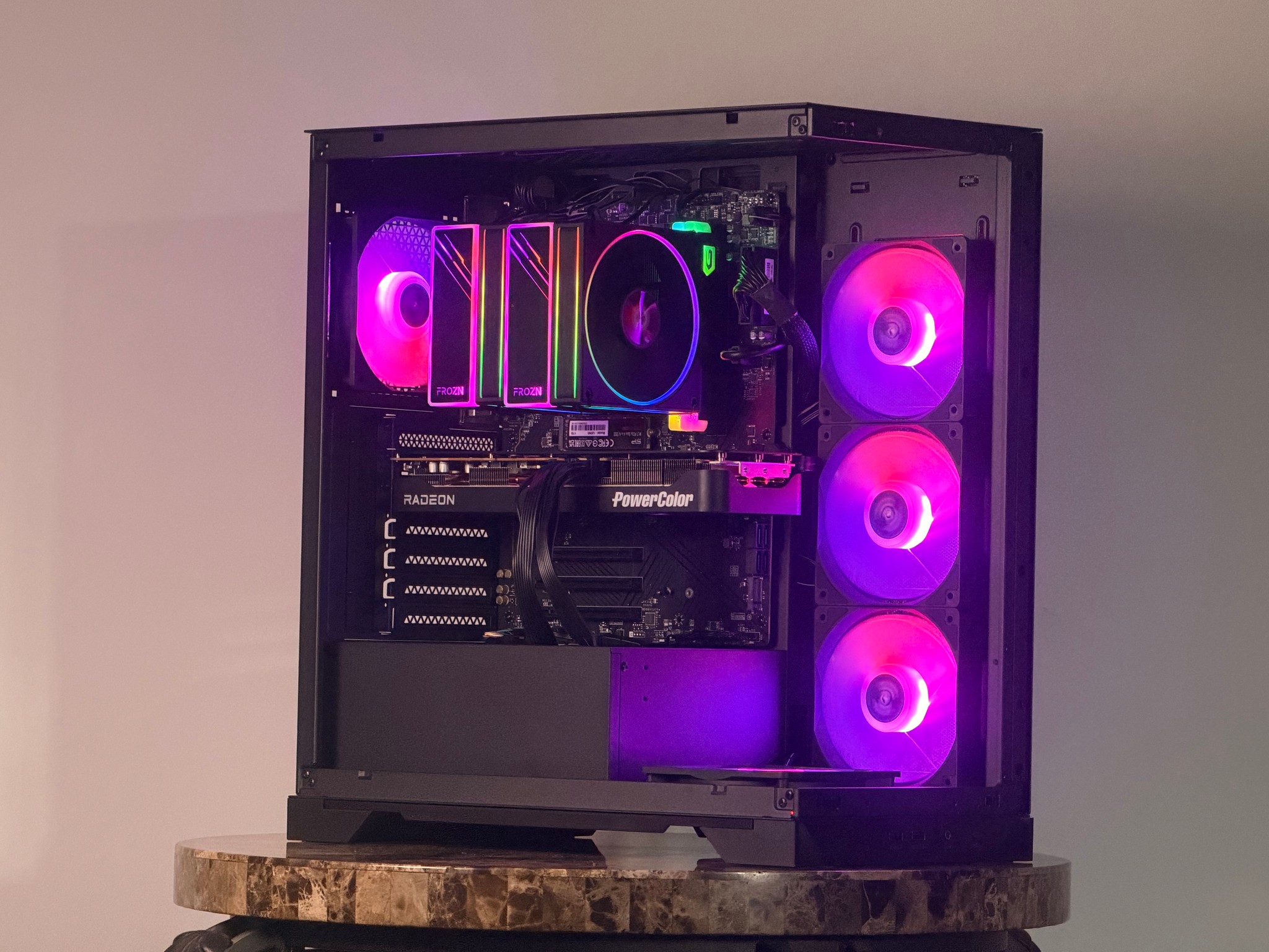 FREE SHIPPING 🖤 🌈 Black RGB Gaming PC | RX 9070 16 GB | Ryzen 5