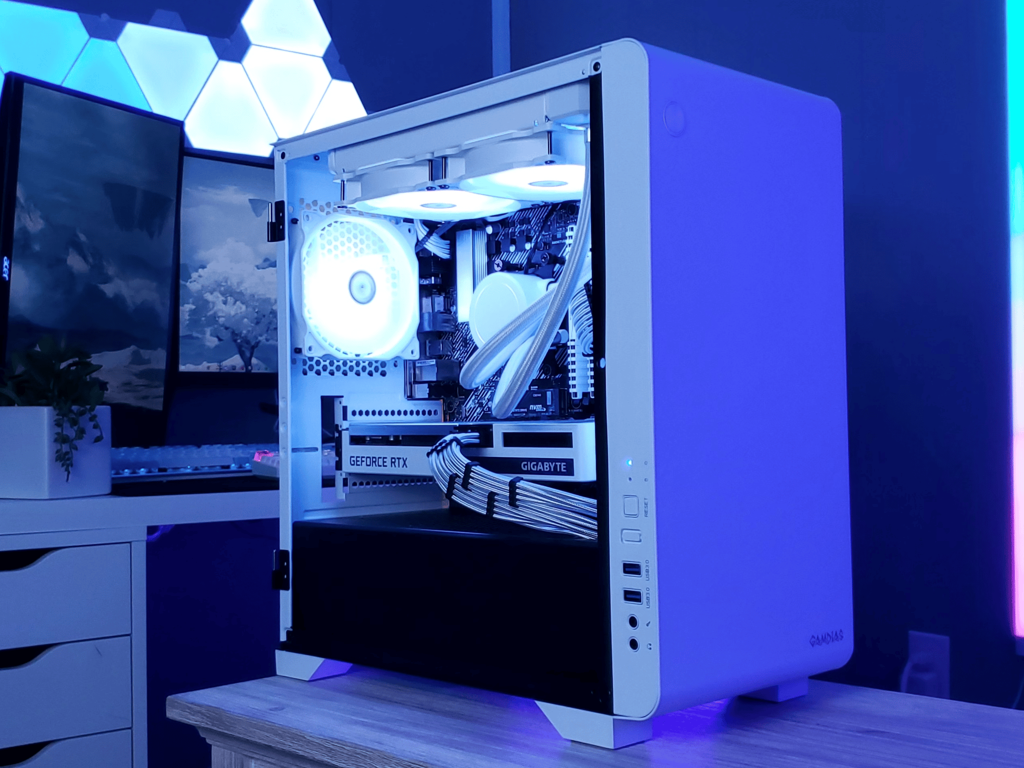 cloud | RTX 3060Ti - Ryzen 7 3700x Gaming and Streaming PC
