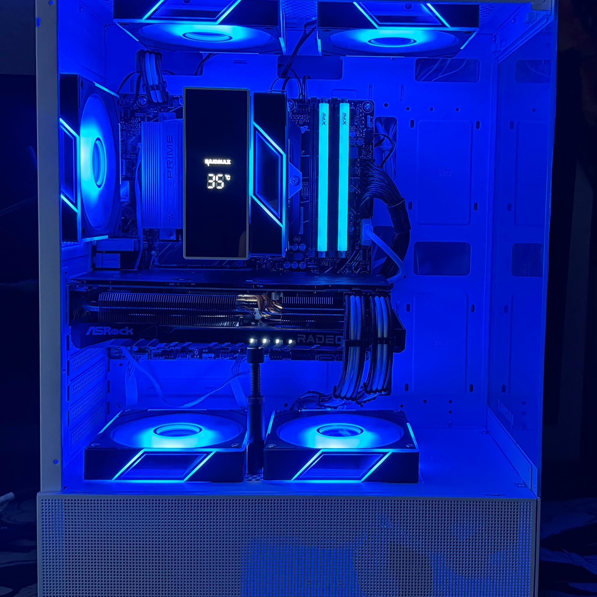 Gaming PC / content creation | AMD Radeon RX 7700 XT| Ryzen 7 | 32GB RAM | WINDOWS 11 Home | WiFi an