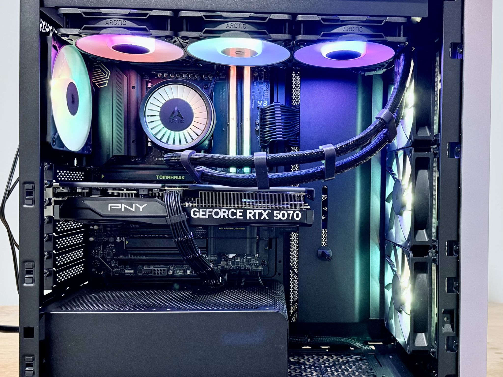 Corsair Galaxy Color Shift RTX 5070 OC 12GB