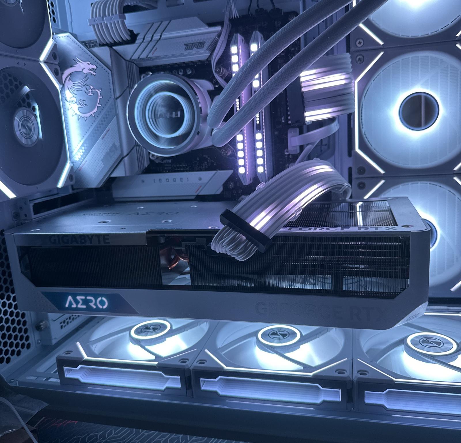 GIGABYTE 4080 AERO OC