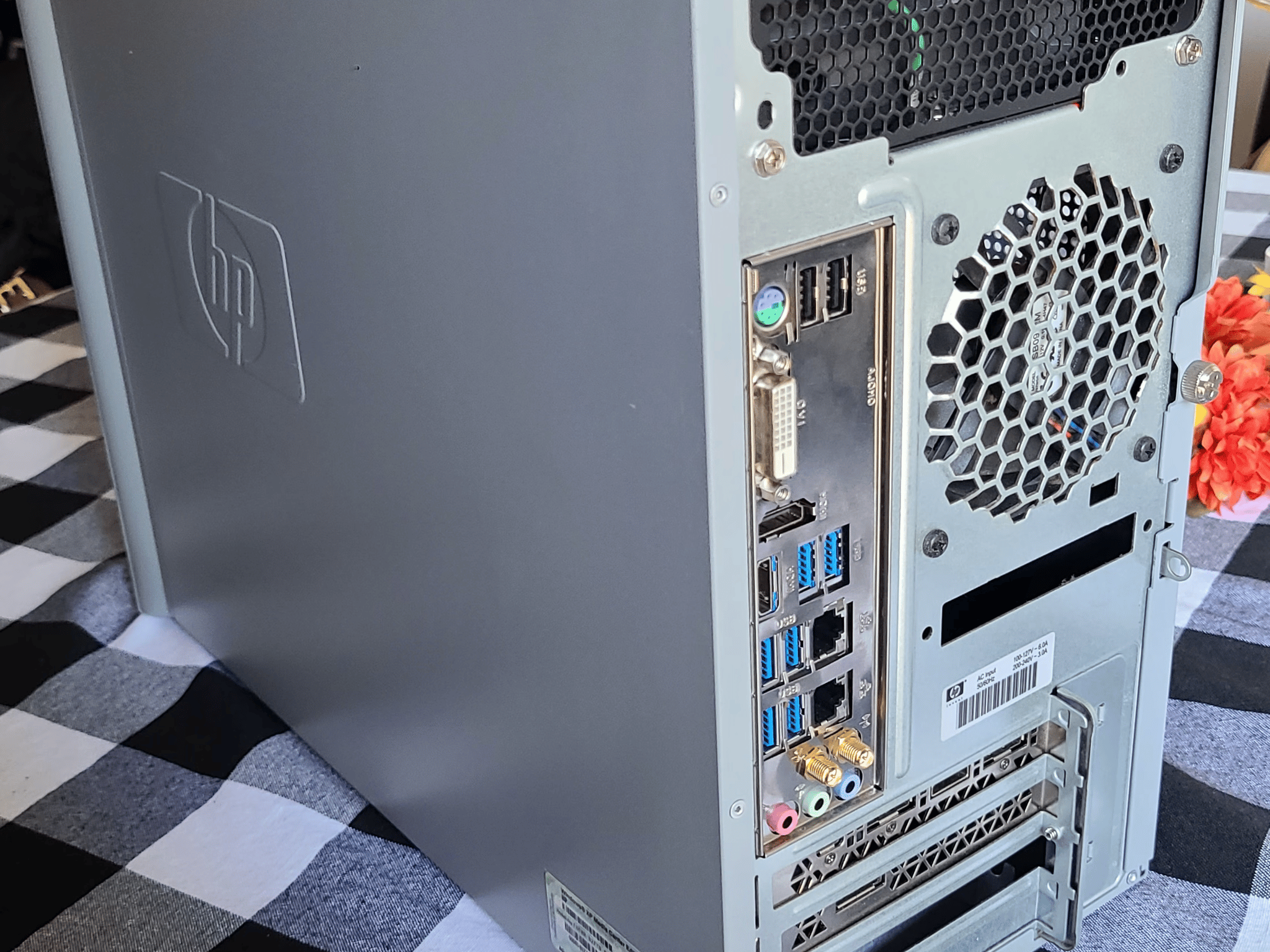 Custom Built Sleeper HP! Pentium G4560 + RTX 2070!