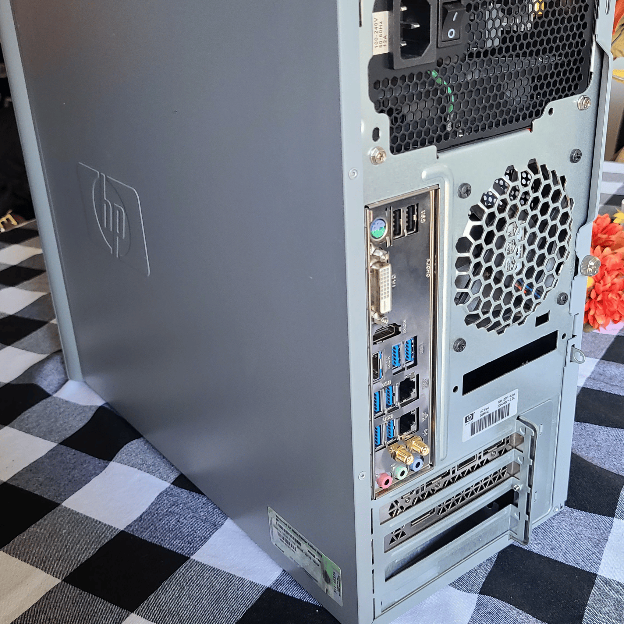 Custom Built Sleeper HP! Pentium G4560 + RTX 2070!