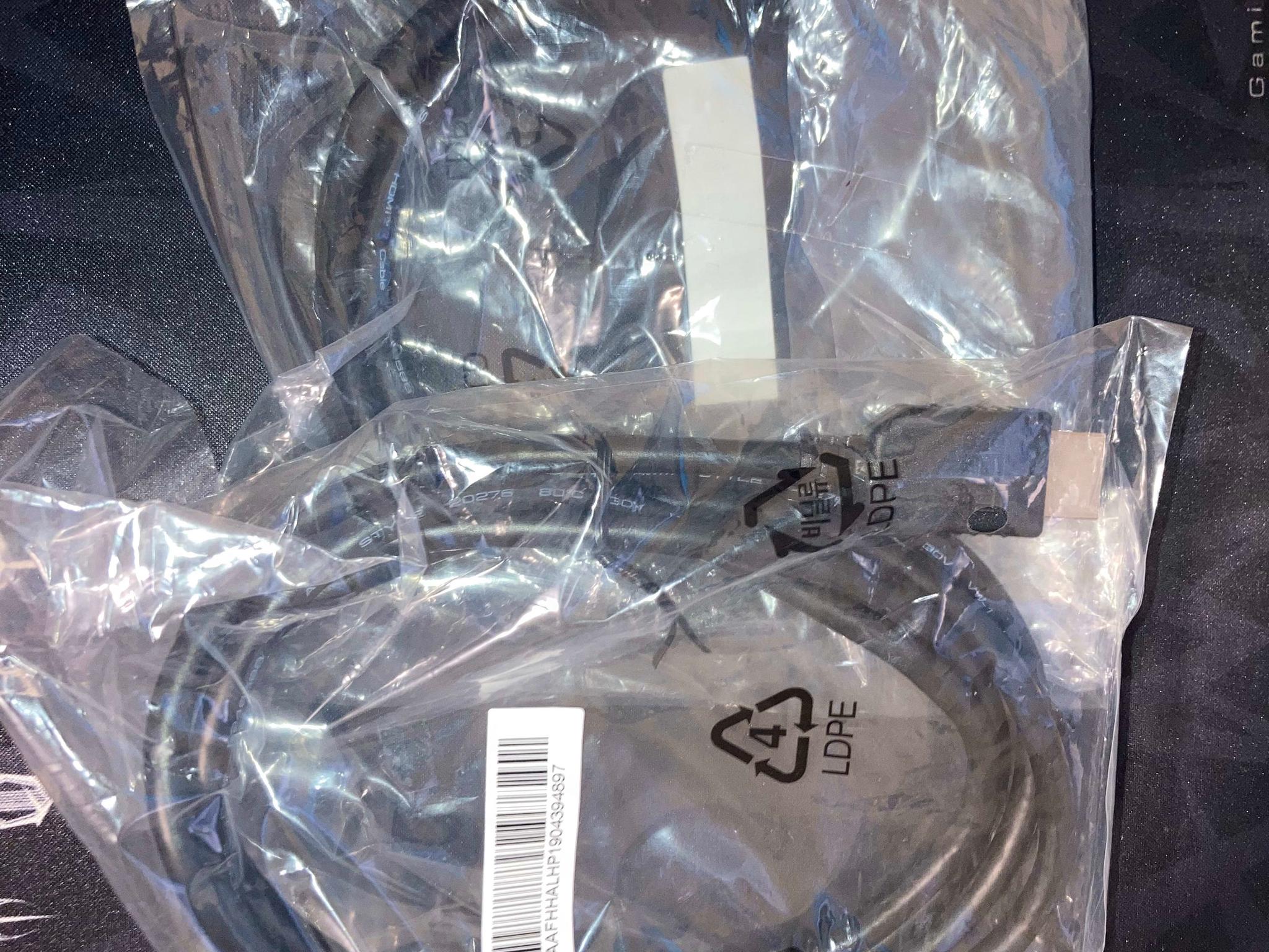 2X HDMI cables 6ft