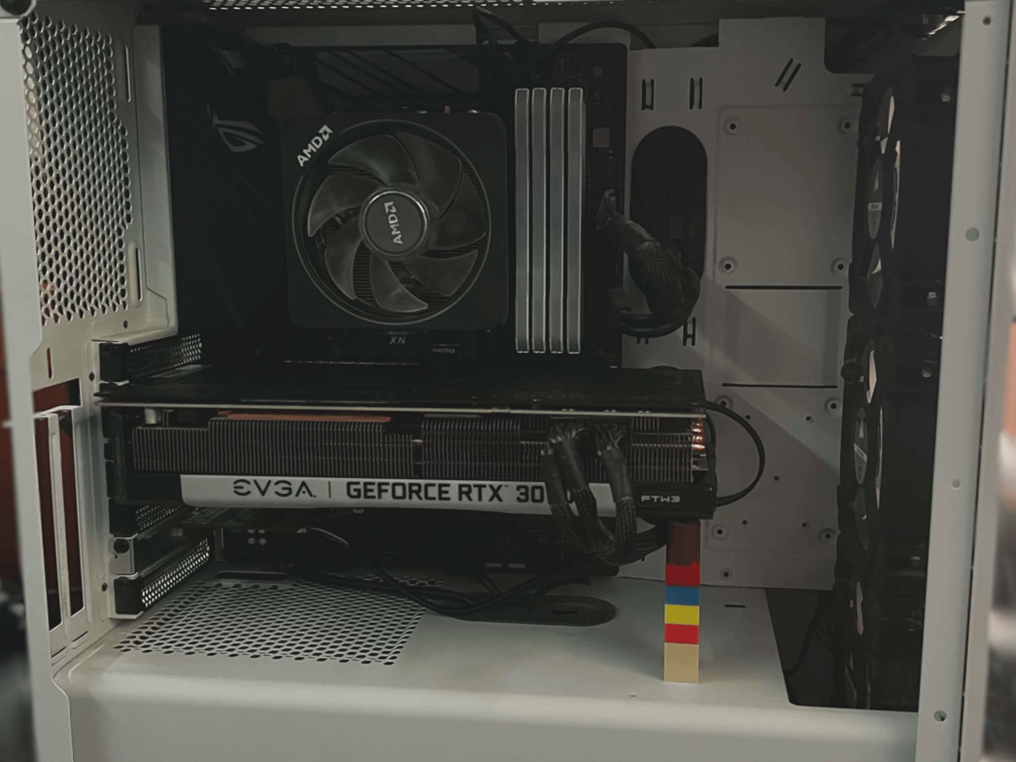 PERFECT MID-RANGE GAMING/STREAMING PC|  RYZEN 7 3700X | RTX 3070 EVGA FTW3 ULTRA GAMING | 32GB DDR4