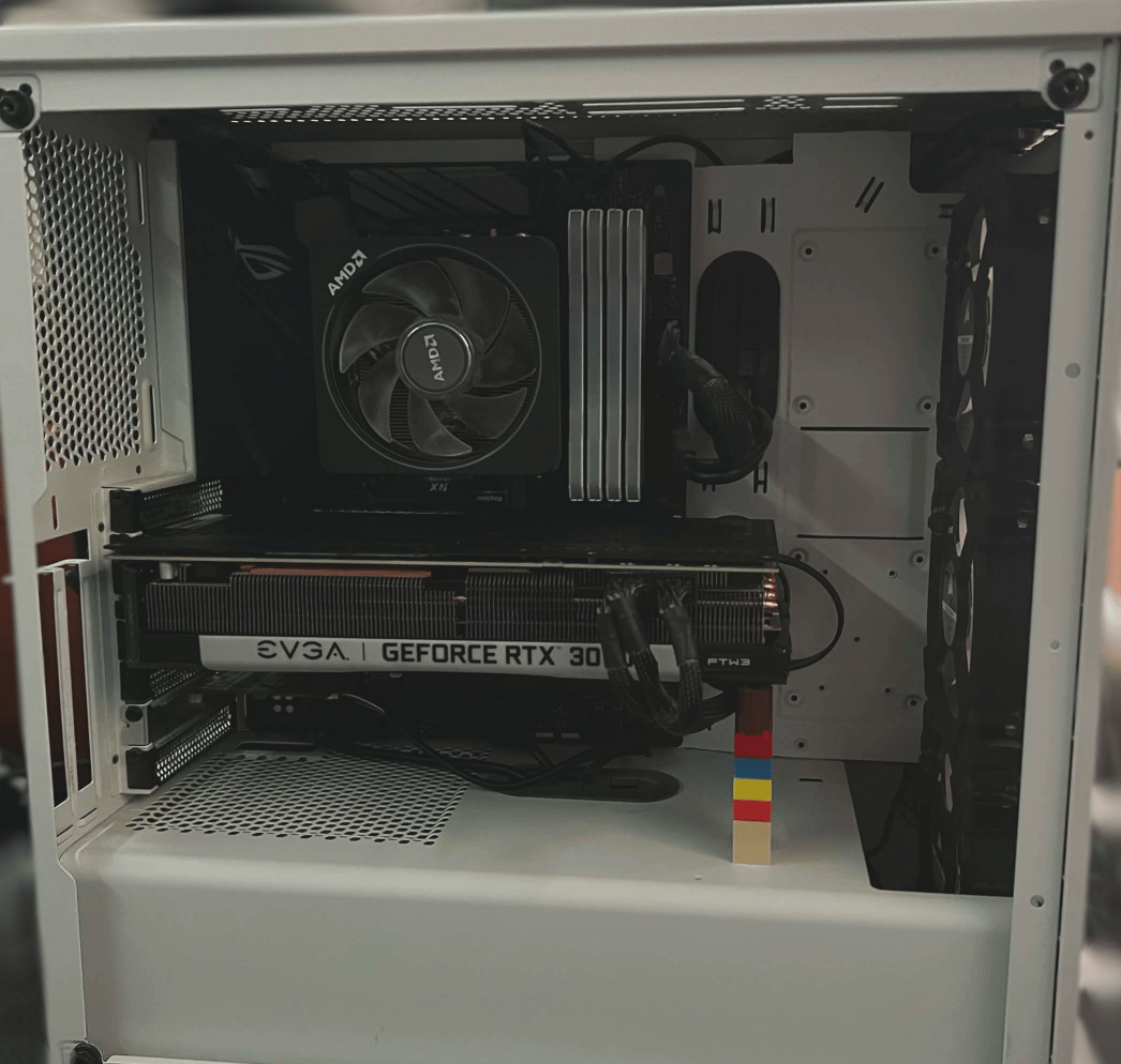 PERFECT MID-RANGE GAMING/STREAMING PC|  RYZEN 7 3700X | RTX 3070 EVGA FTW3 ULTRA GAMING | 32GB DDR4