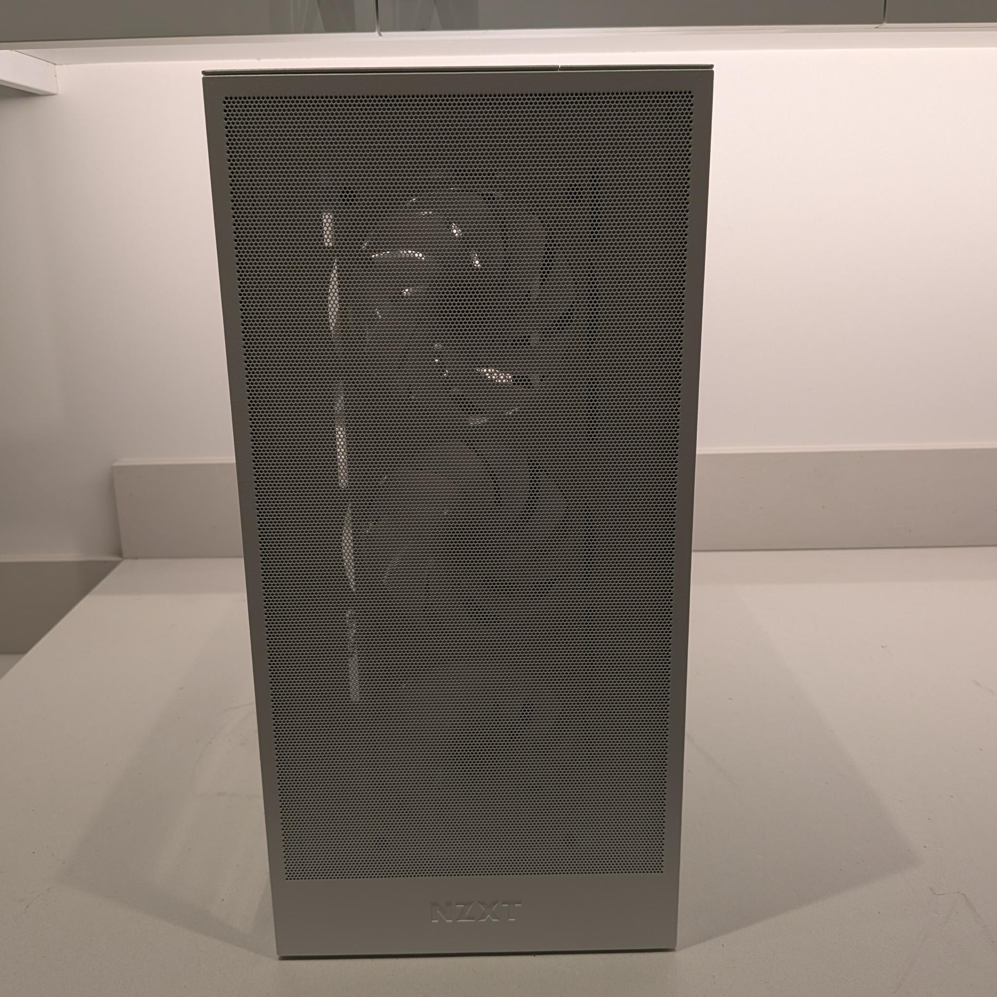 4K Reva 🐺 - RX 9070 XT, Intel Core Ultra 7 265KF, 32 GB DDR5, 2 TB Gen 4 NVME, RGB, Liquid Cooled